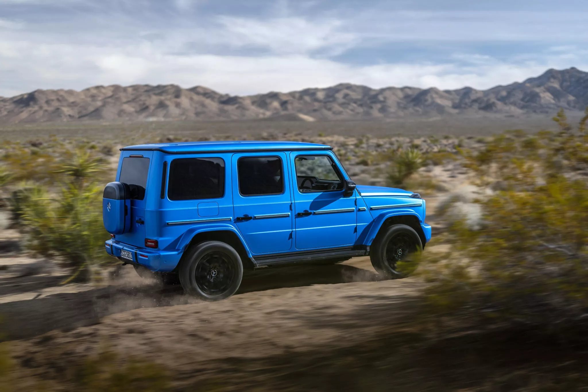 Mercedes-G580-EQ-Technology-00006-2048x1366