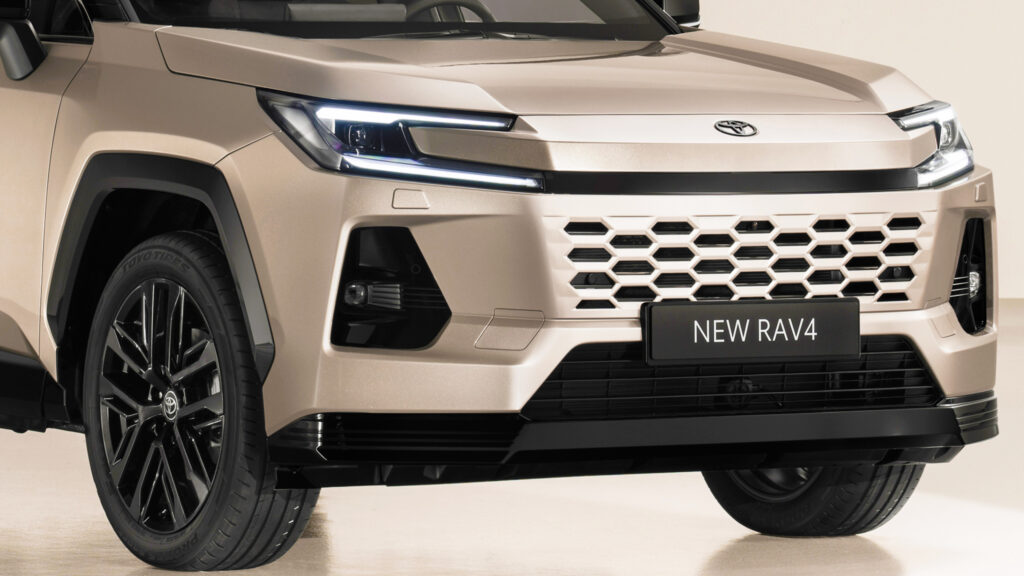  PHEVs Are Stepping Stone To EVs, Makers Strive For Cost-Range Balance