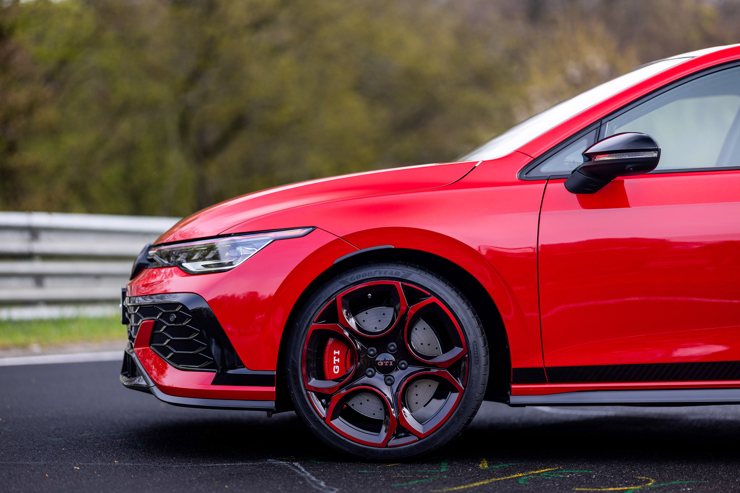 Honda’s Civic Type R Held This Record For 3 Years, VW’s 321 HP Golf Just Took It Back