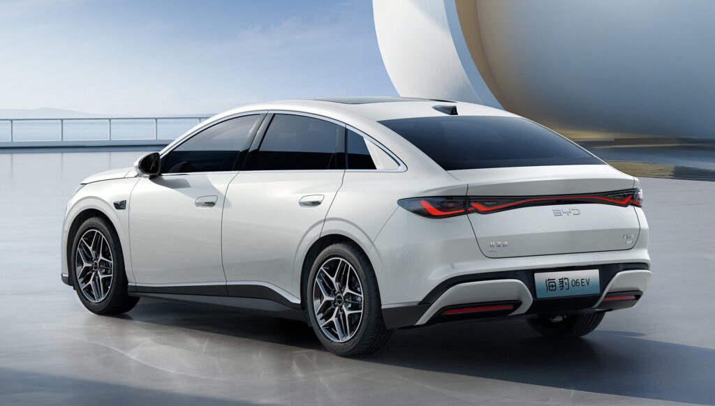  Chinese Dealers Sell Zero-Mileage Cars As Used To Cash In On Subsidies