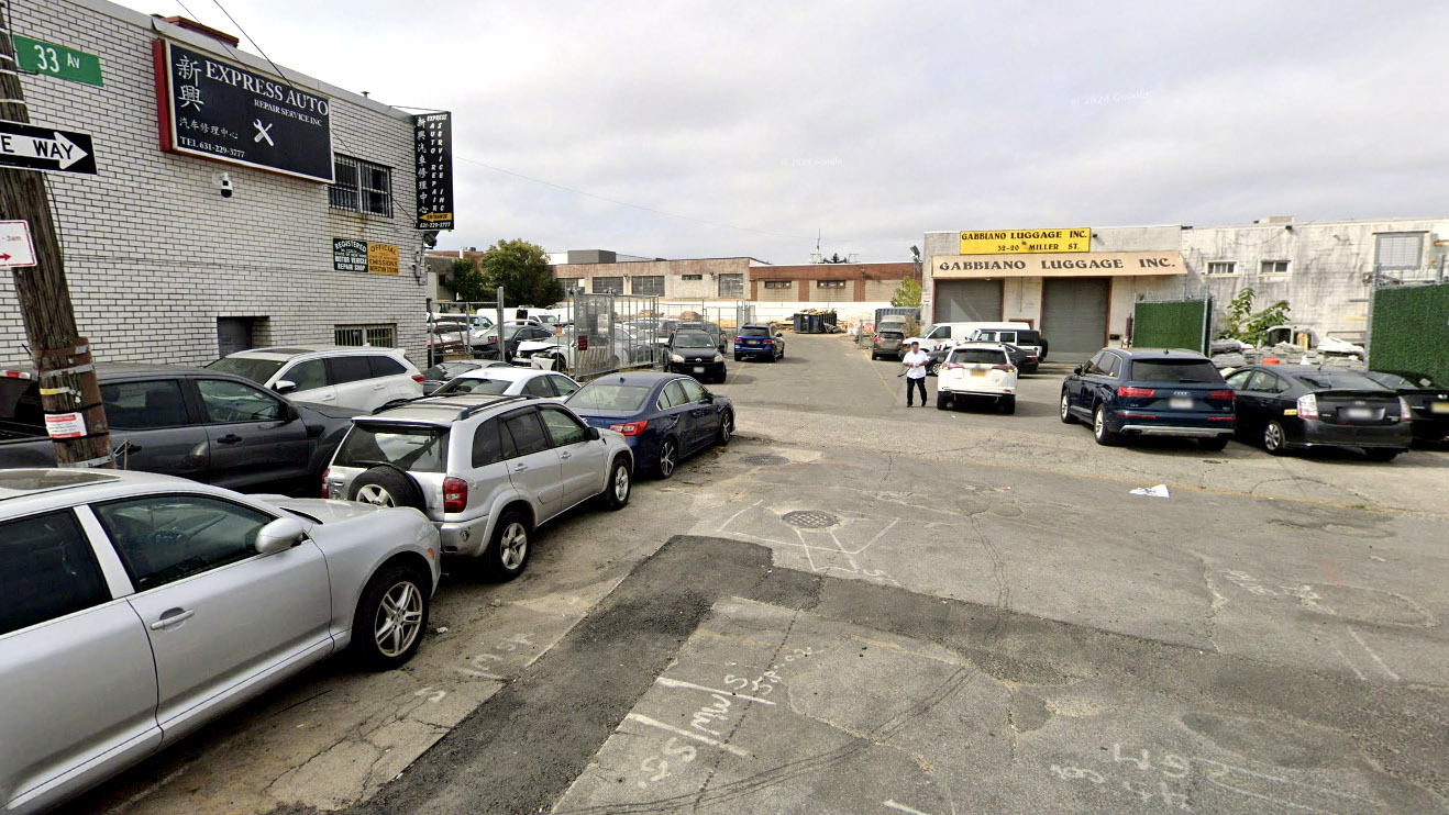 Ten People Planned A Heist And Not One Checked If The Cars Worked