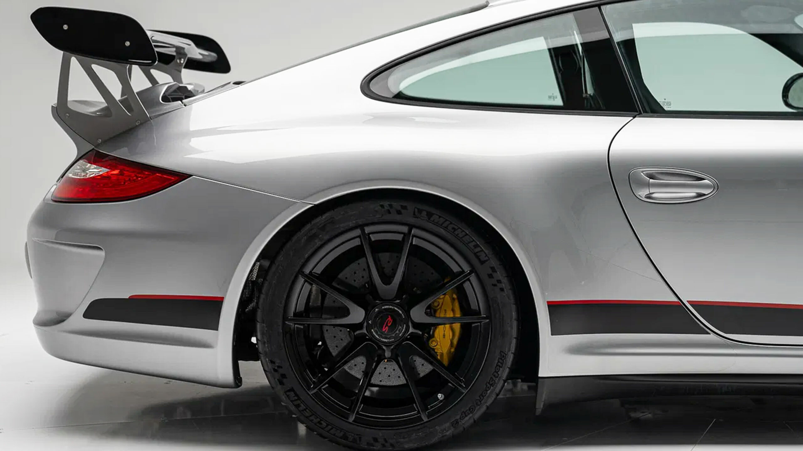 2011-Porsche-911-GT3-RS-4aa.jpg