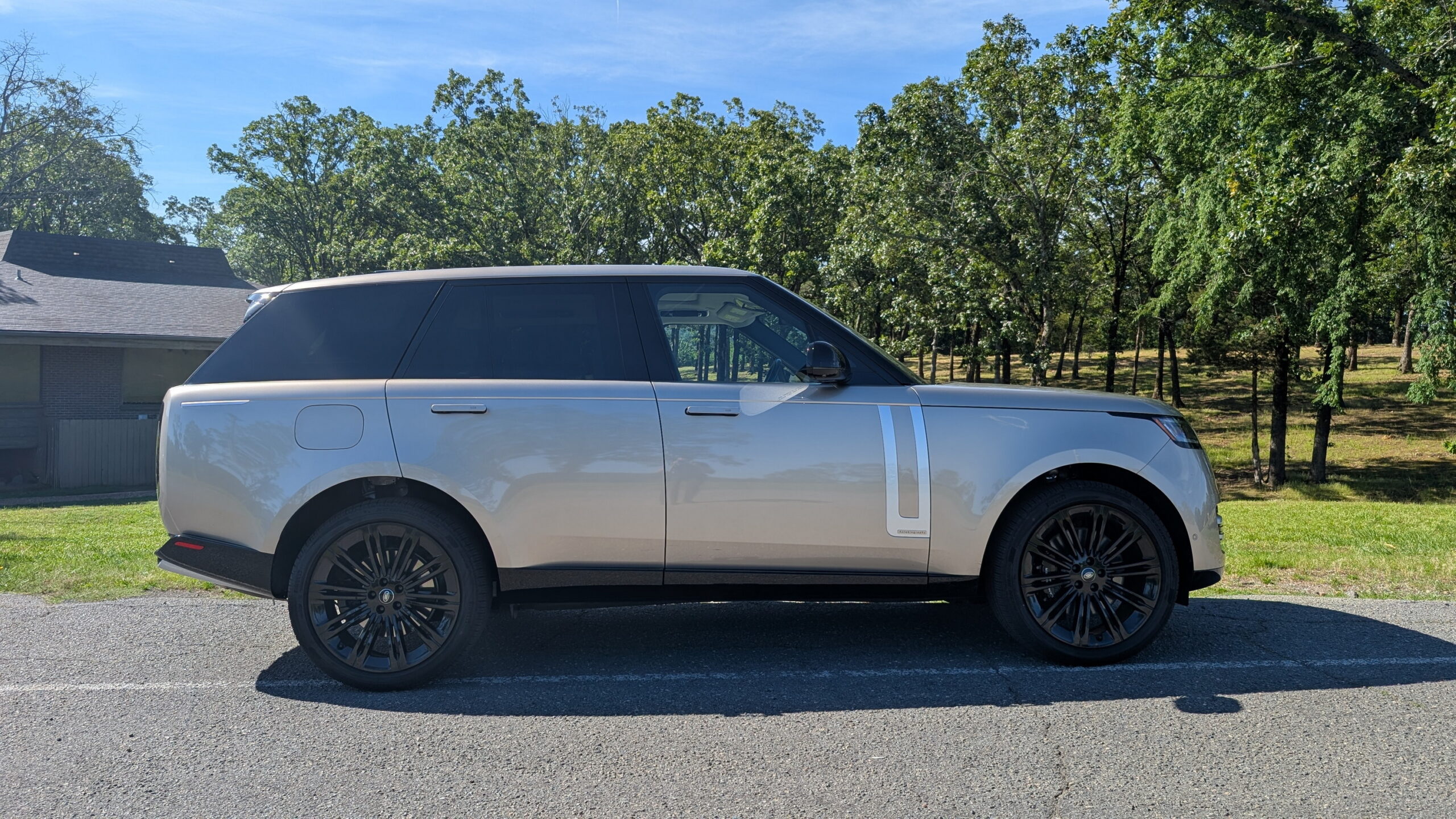 2025 Land Rover Range Rover SWB Autobiography P530 15 for Carscoops by Stephen Rivers