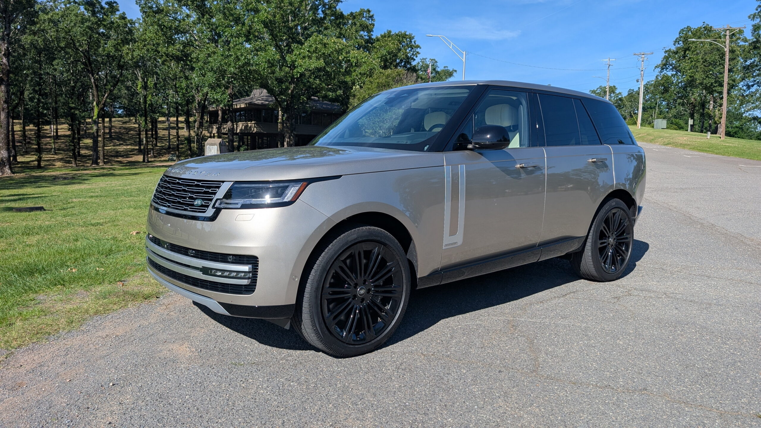 2025 Land Rover Range Rover SWB Autobiography P530 25 for Carscoops by Stephen Rivers