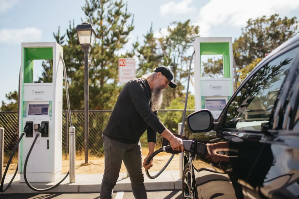  This Mustang Mach-E Proves Electric Batteries Last Far Longer Than You Think