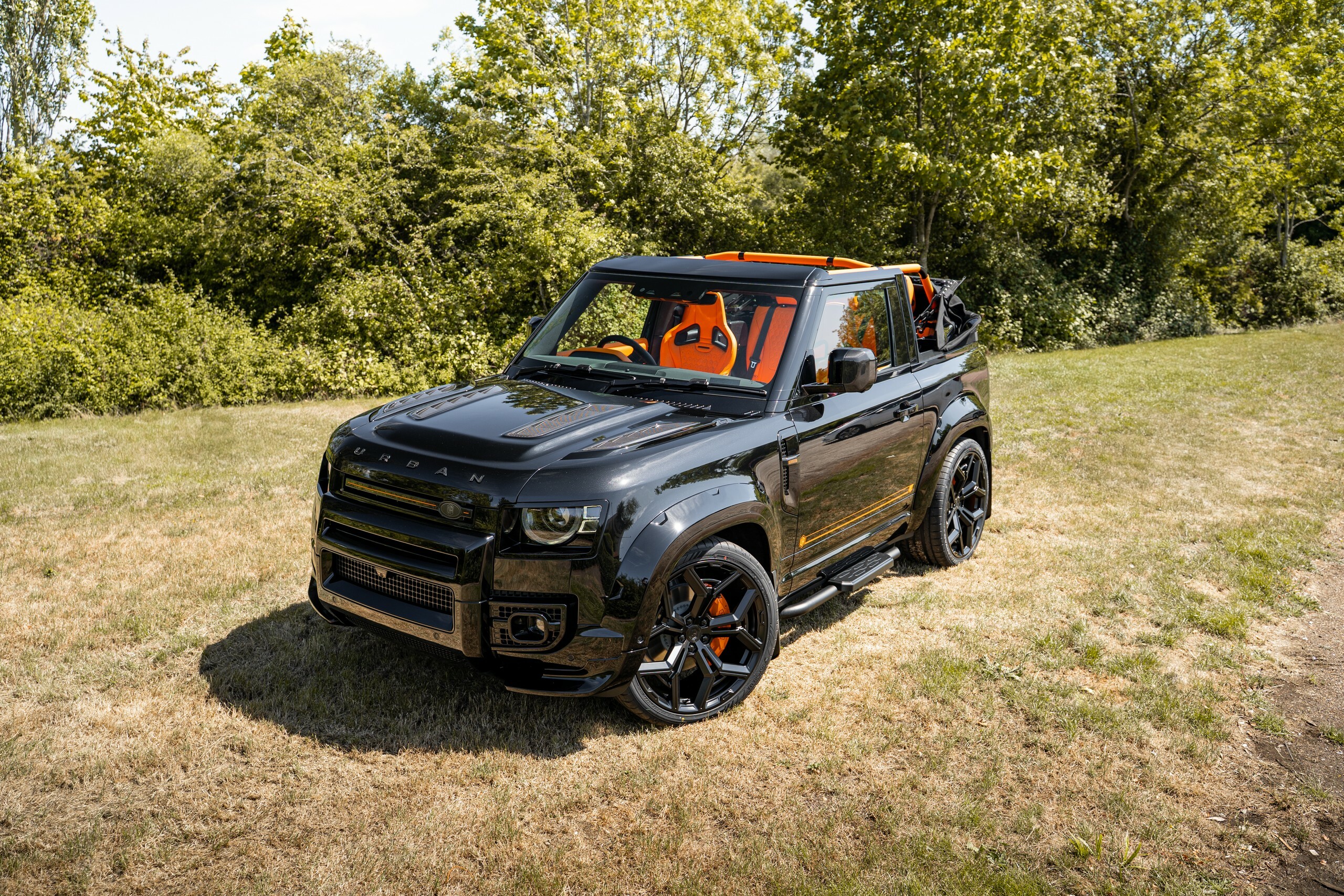 This Custom Defender Drops Its Top And Lets The Leather Do All The ...