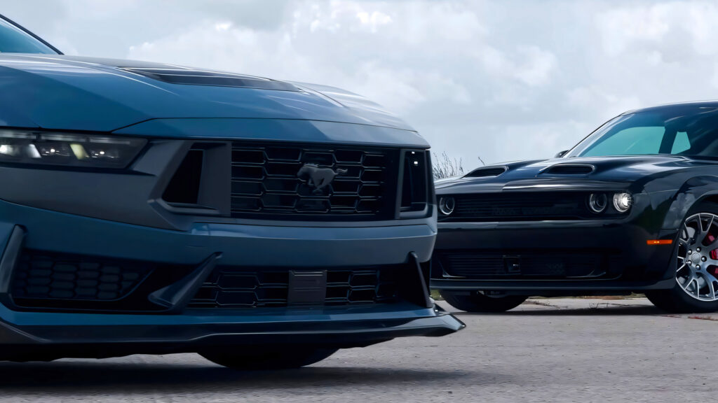  When A Super Venom Mustang Shows Up Hellcats Turn Into Pussycats