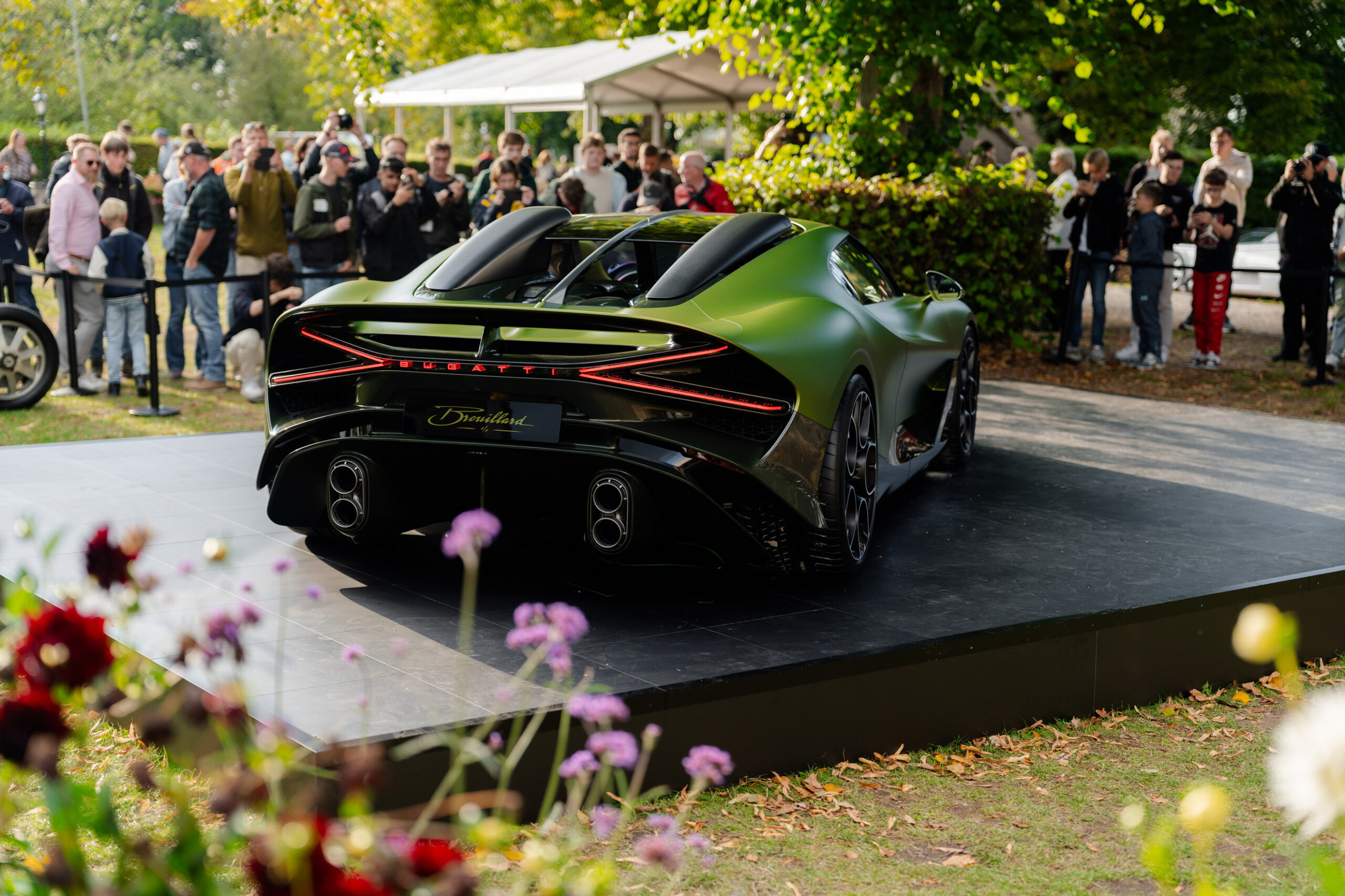 04-bugatti-the-wheels - Copy