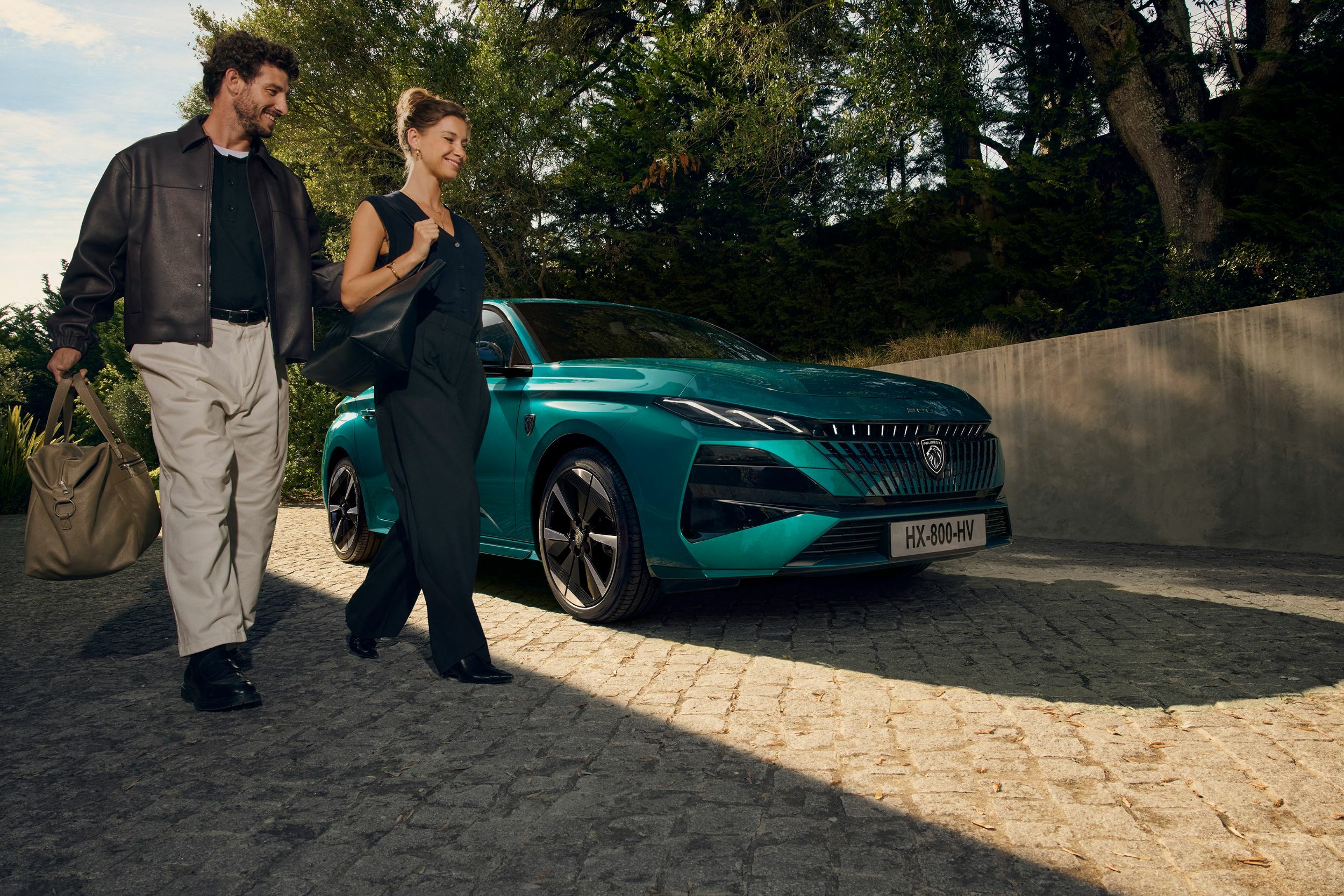 Facelifted Peugeot 308 Drops The Fangs But Learns New Tricks