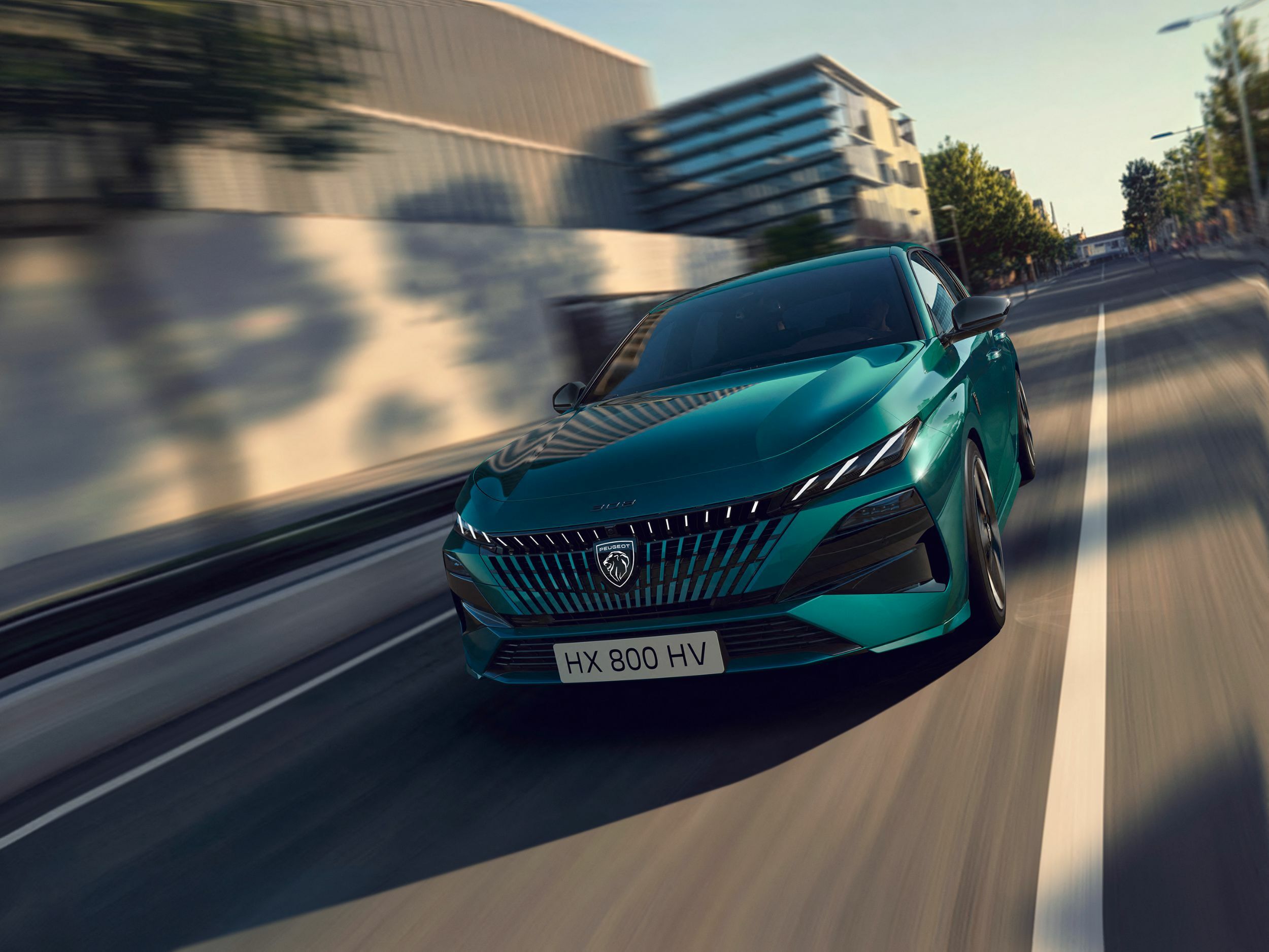 Facelifted Peugeot 308 Drops The Fangs But Learns New Tricks