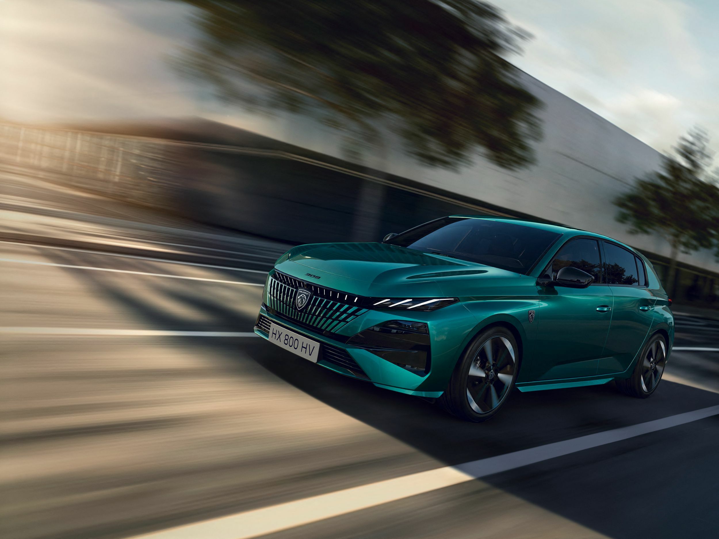 Facelifted Peugeot 308 Drops The Fangs But Learns New Tricks