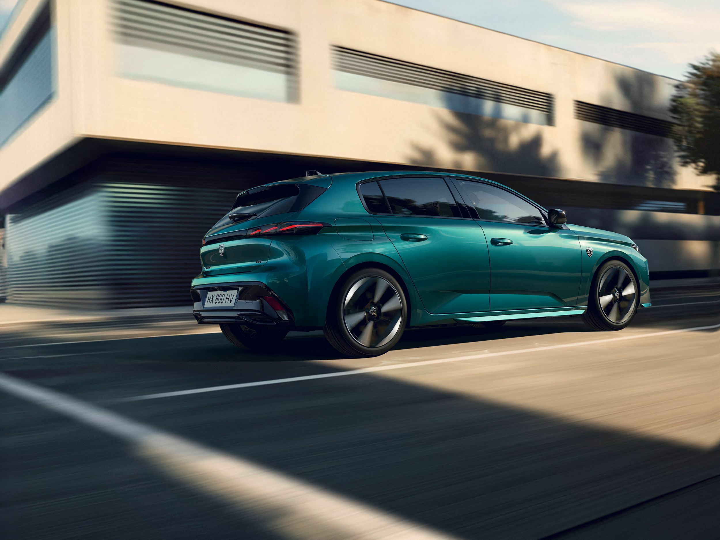 Facelifted Peugeot 308 Drops The Fangs But Learns New Tricks