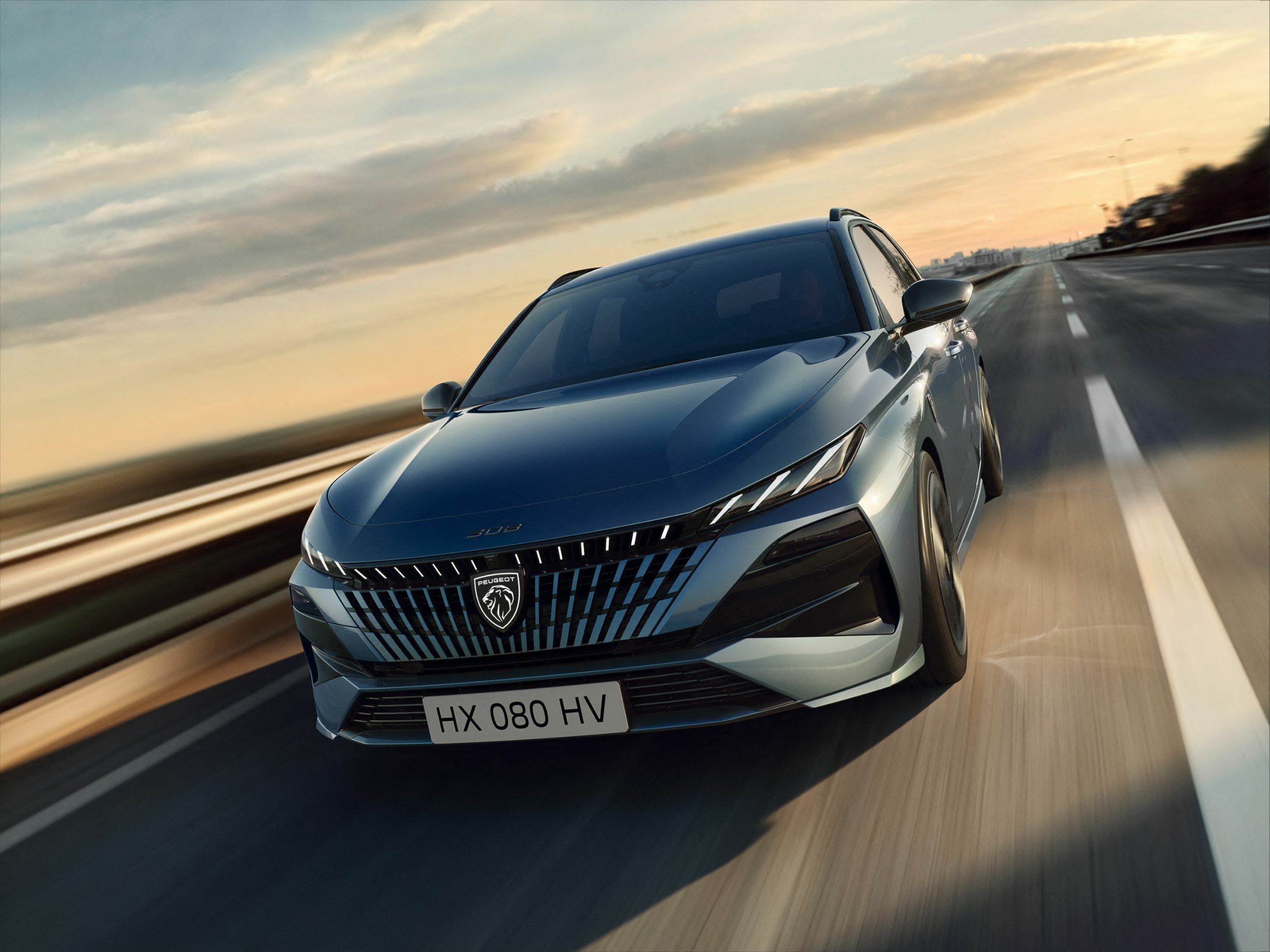 Facelifted Peugeot 308 Drops The Fangs But Learns New Tricks