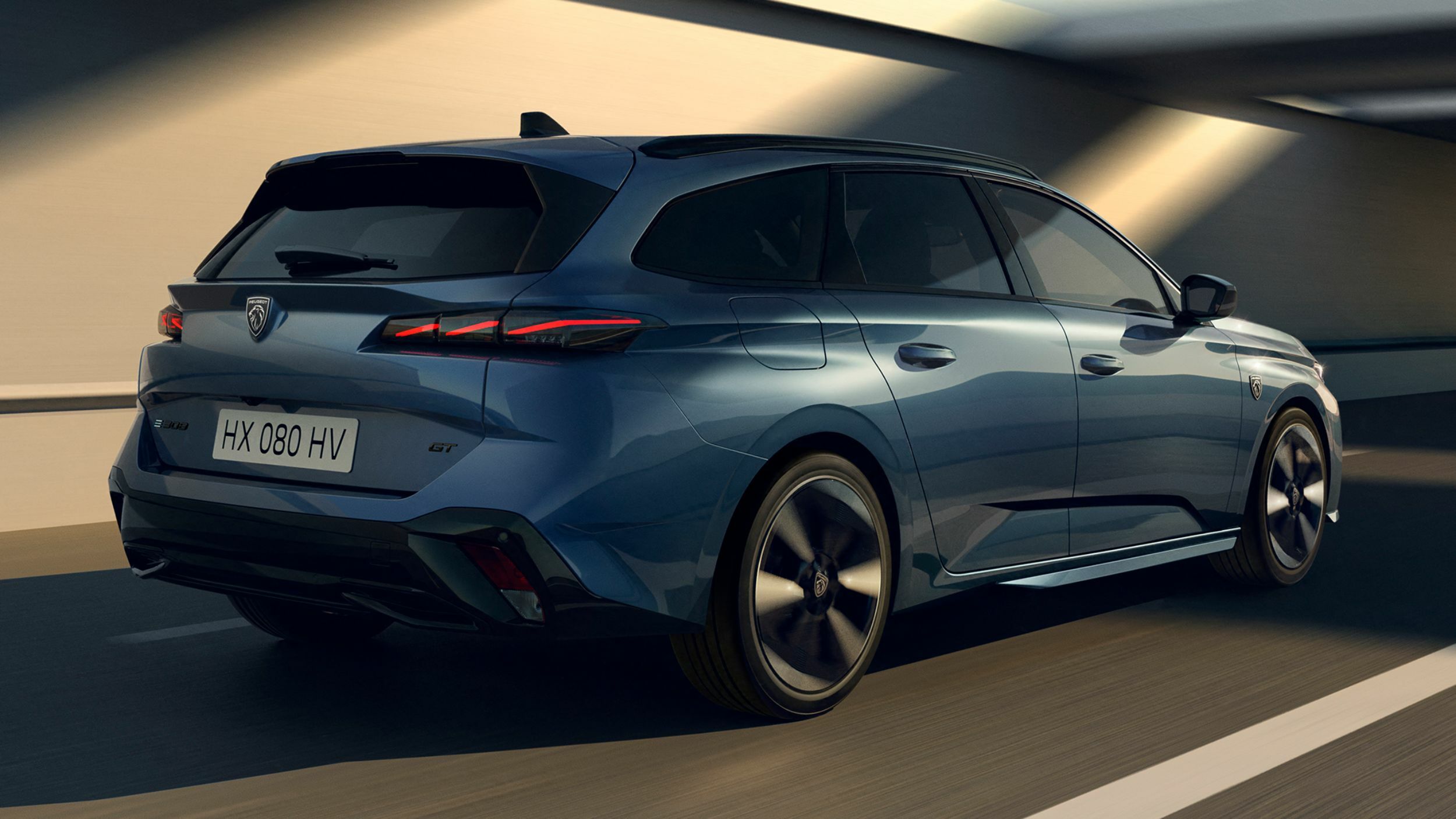 Facelifted Peugeot 308 Drops The Fangs But Learns New Tricks
