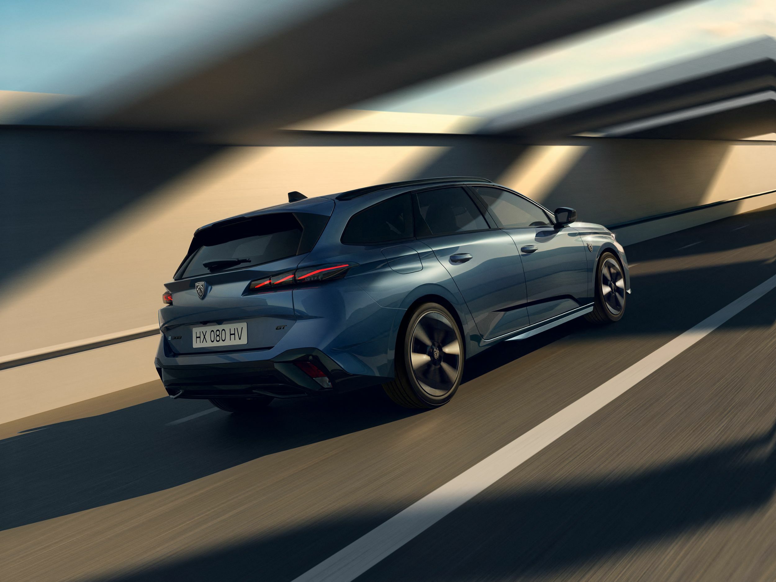 Facelifted Peugeot 308 Drops The Fangs But Learns New Tricks