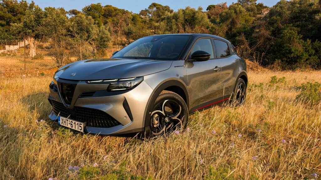  Alfa Romeos Look Better With Offset Plates, But Not Everyone Gets It