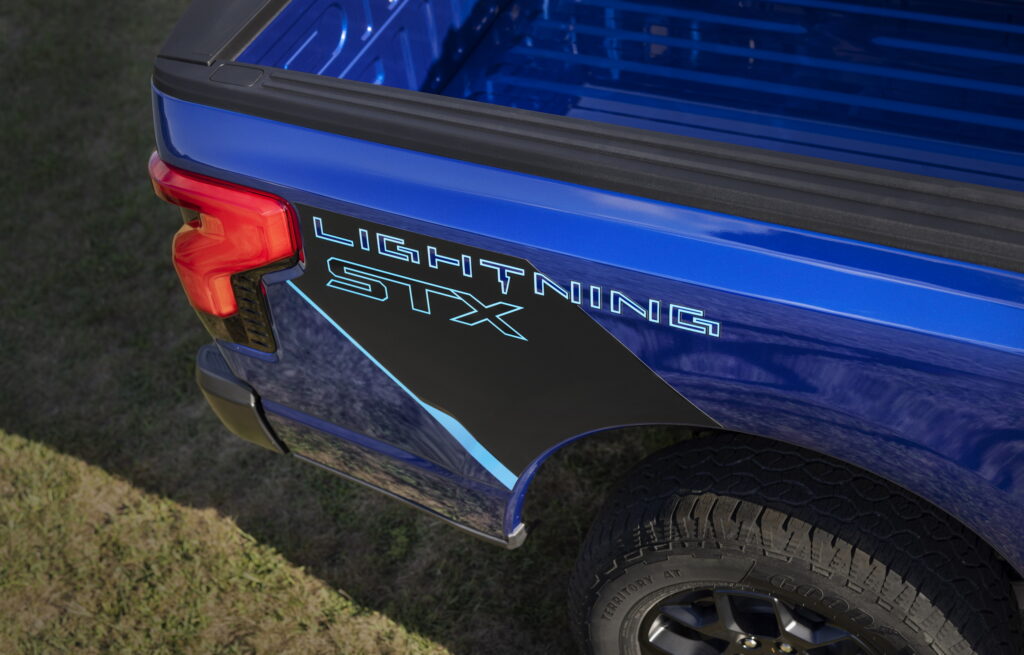 Новий Ford F-150 Lightning