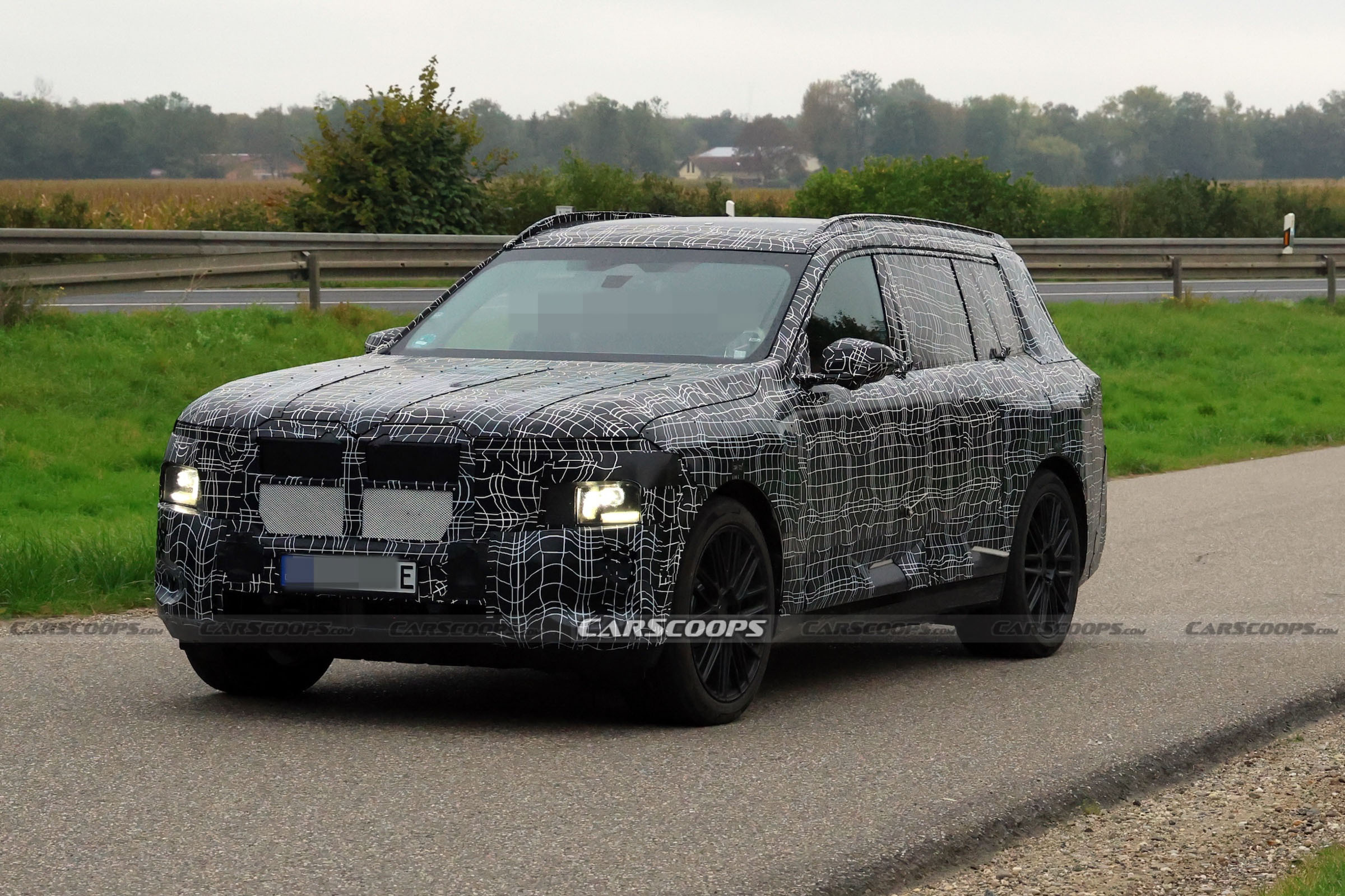 BMW iX7 00007