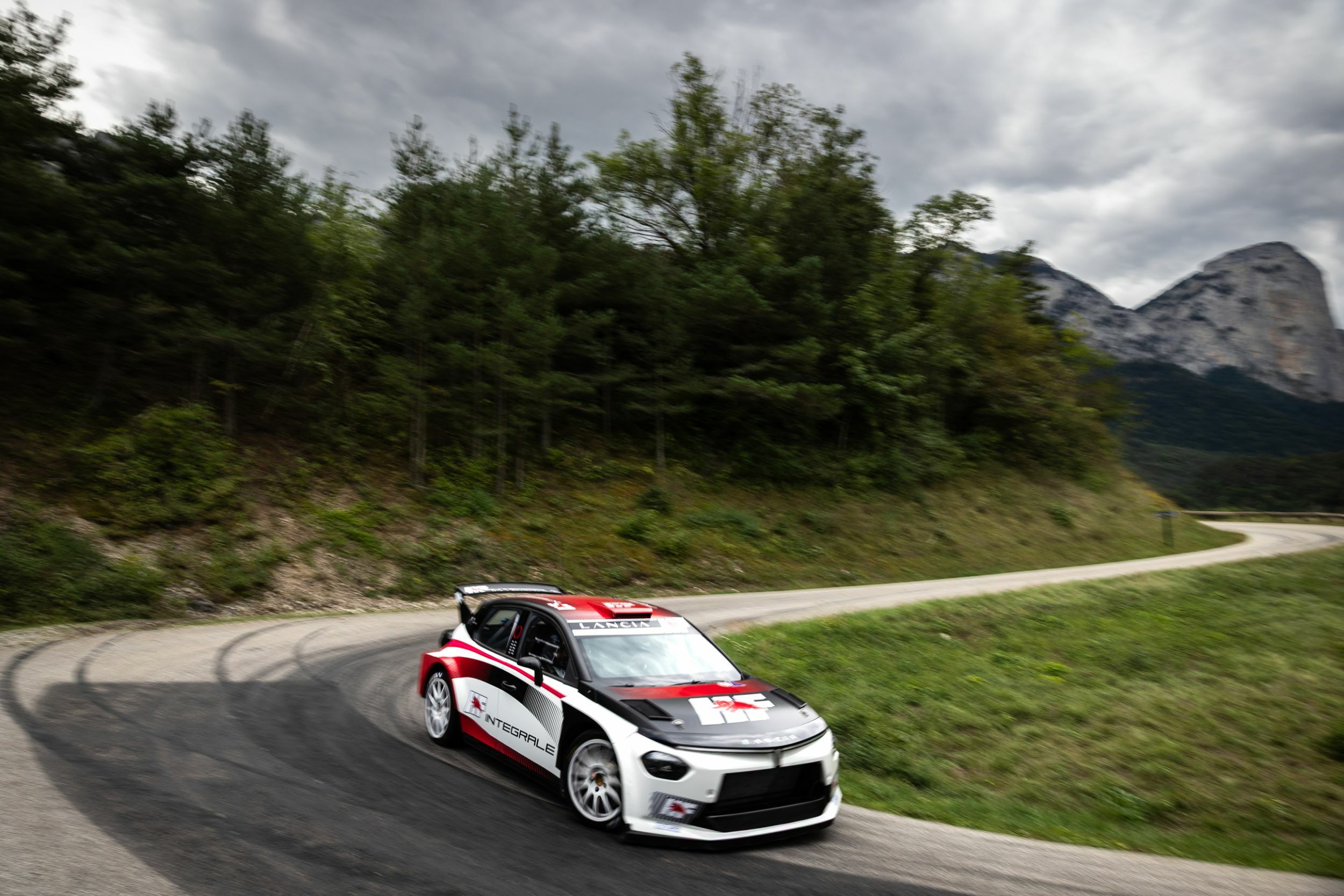 Lancia Ypsilon Rally2 HF Integrale (5)