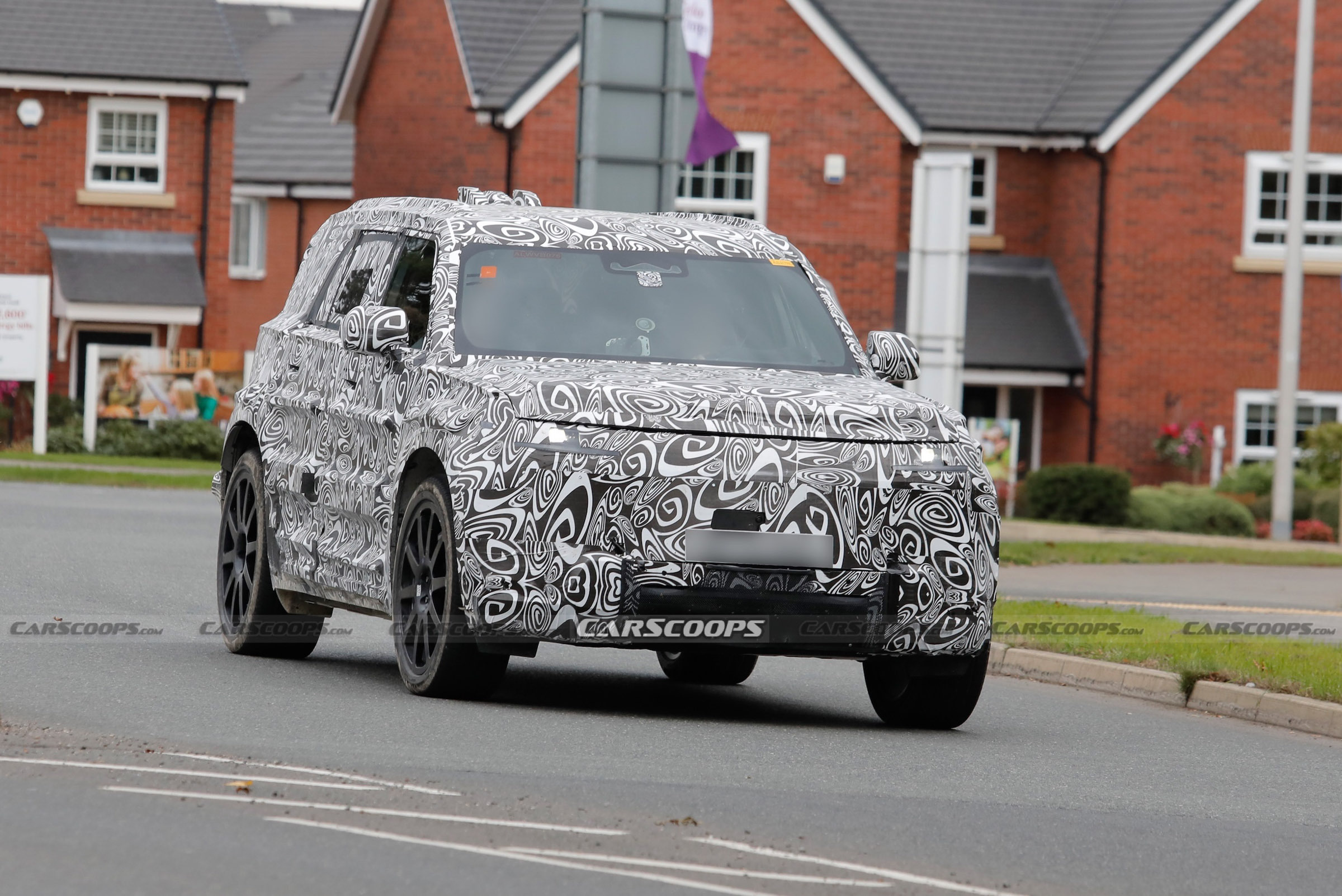 Land Rover Defender Sport EV spy shots 00005