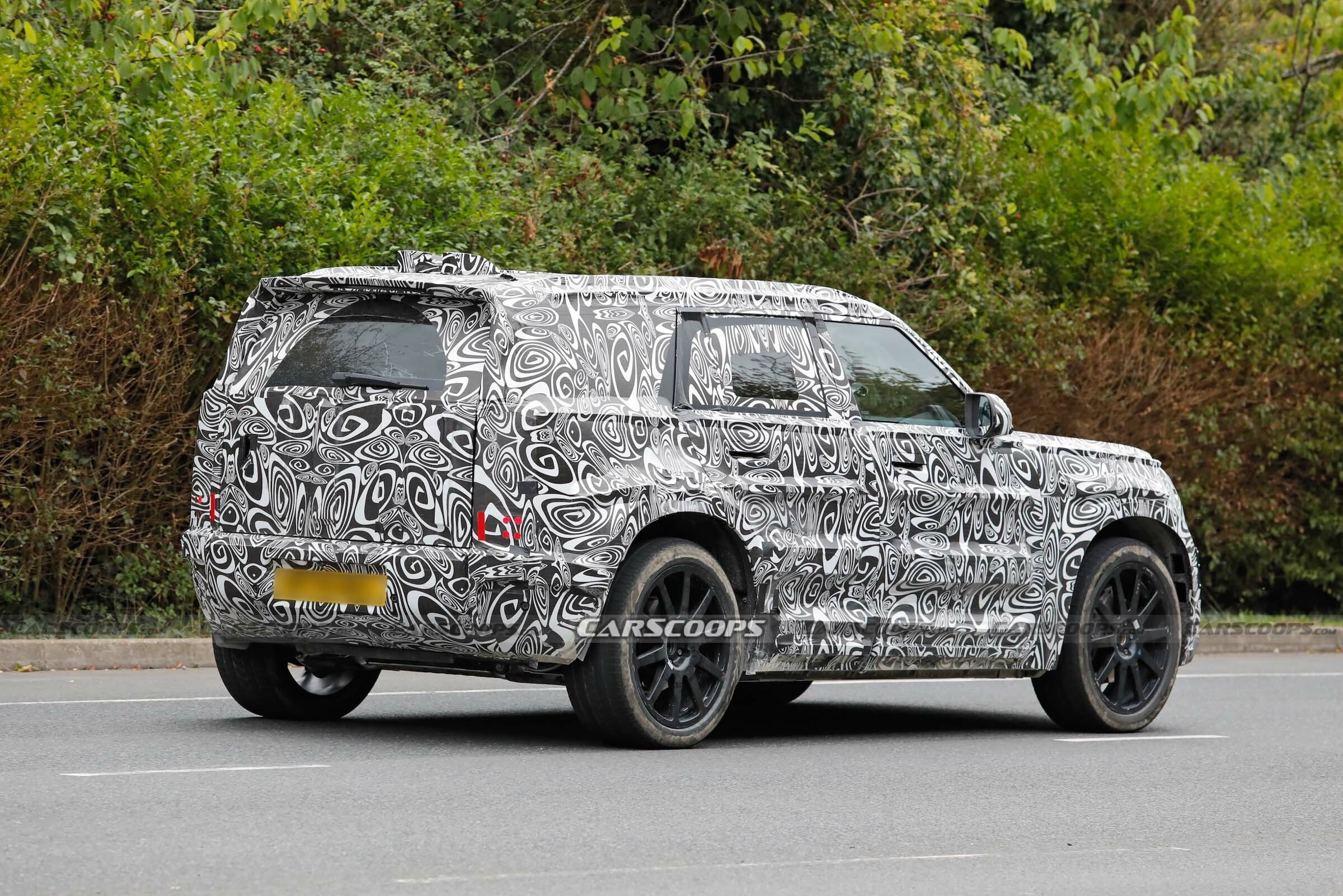 Land Rover Defender Sport EV spy shots 00016