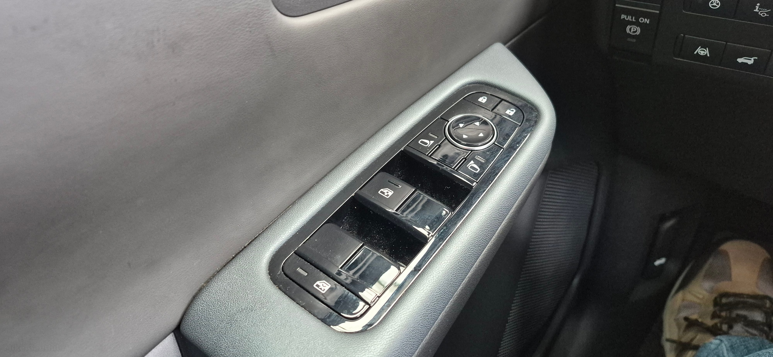 2026 Nissan Leaf MG Carscoops 200