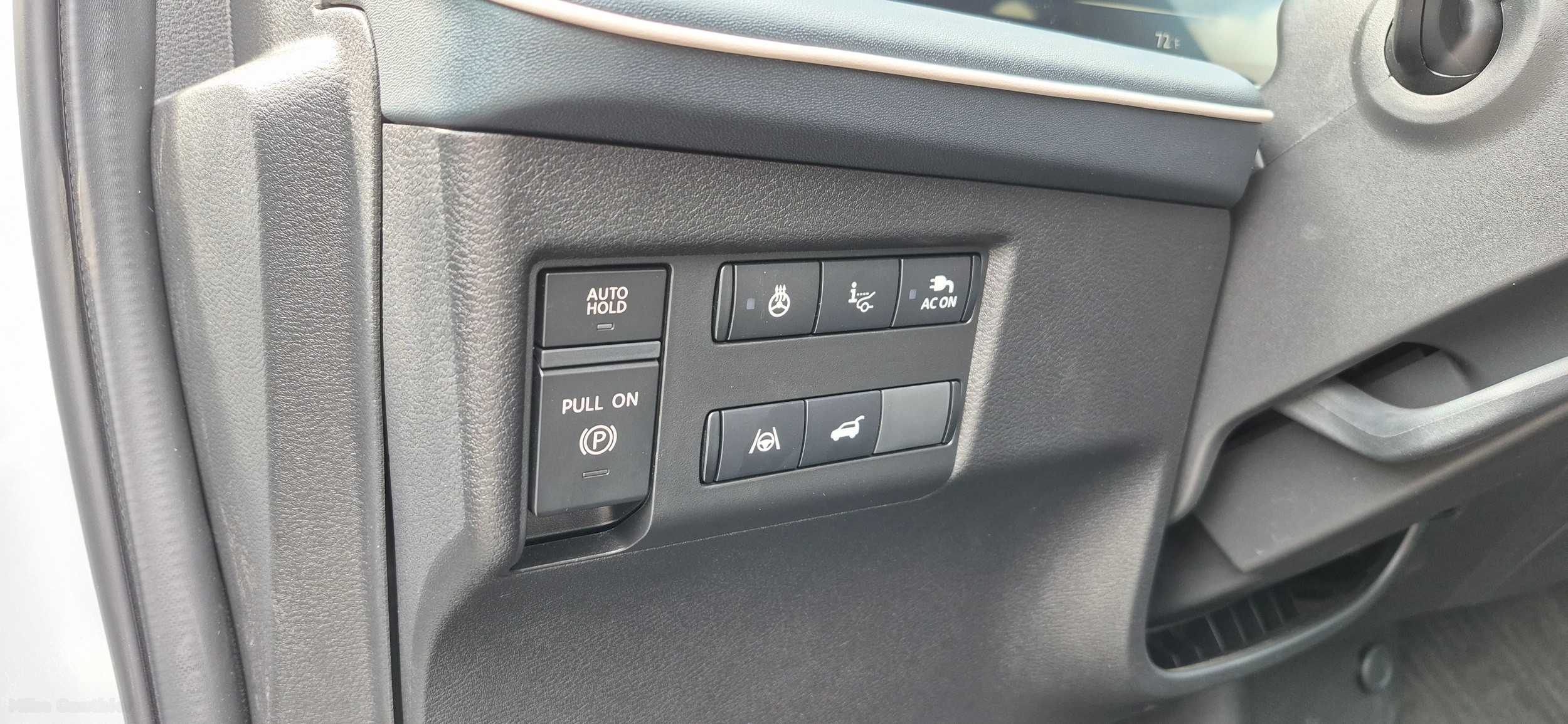 2026 Nissan Leaf MG Carscoops 215