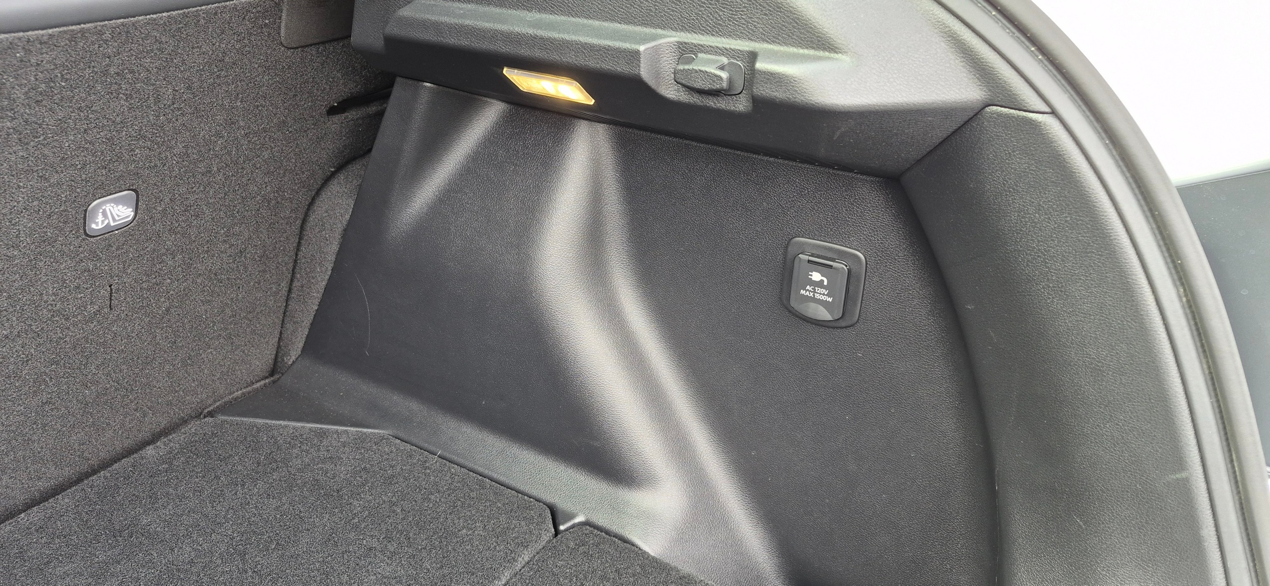 2026 Nissan Leaf MG Carscoops 219