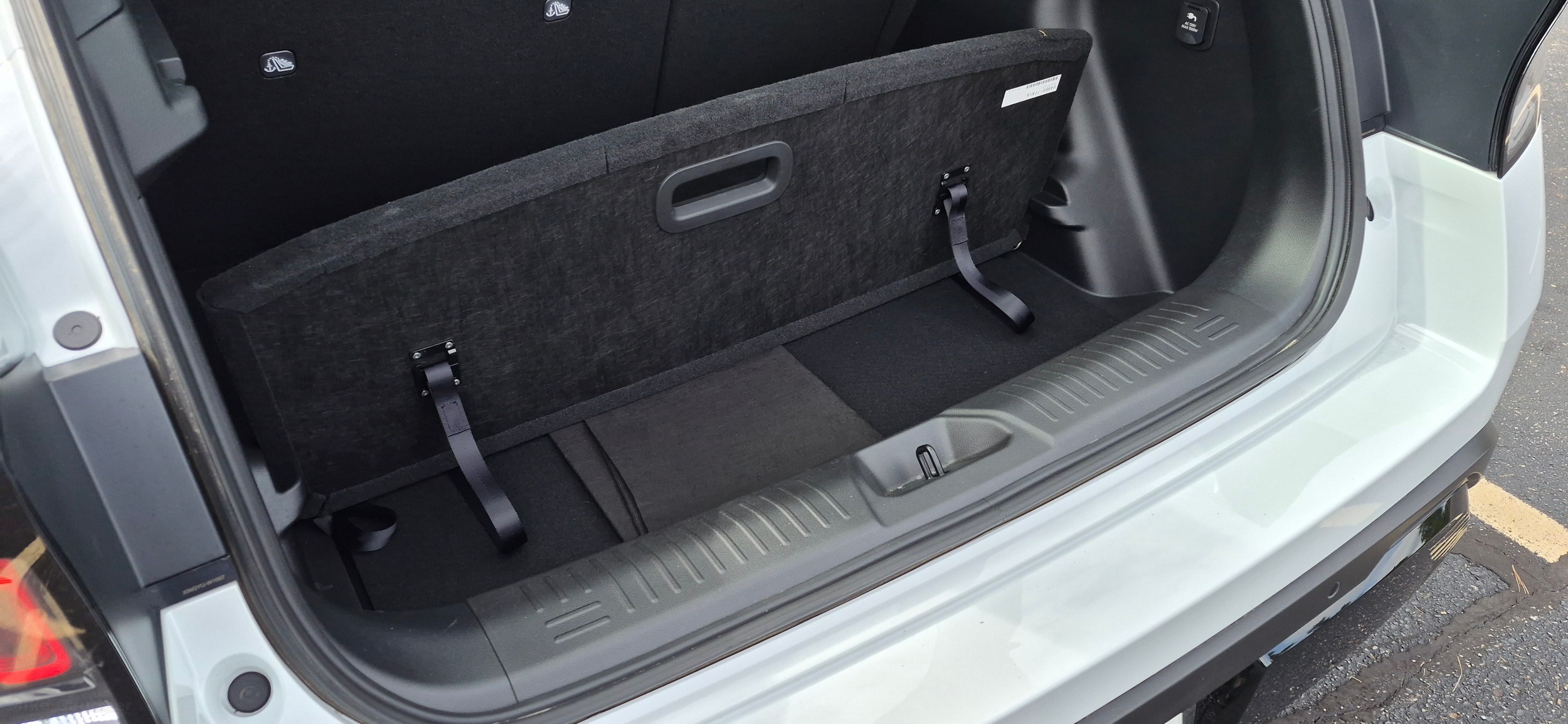 2026 Nissan Leaf MG Carscoops 220