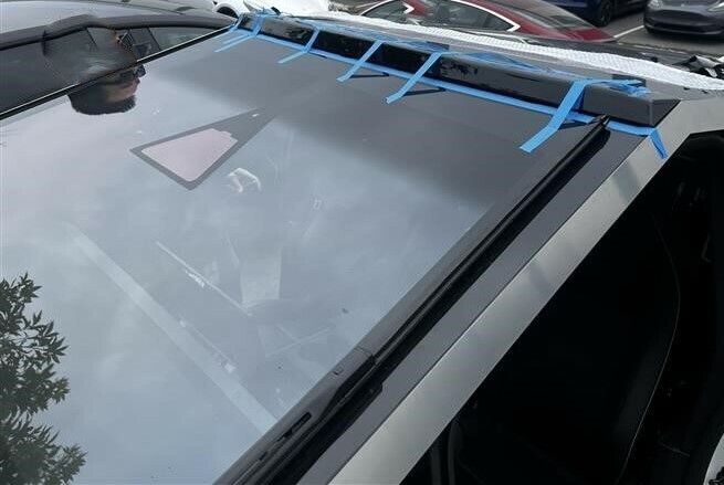 Cybertruck’s Light Bar Has Joined The Long List Of Things Falling Off Teslas