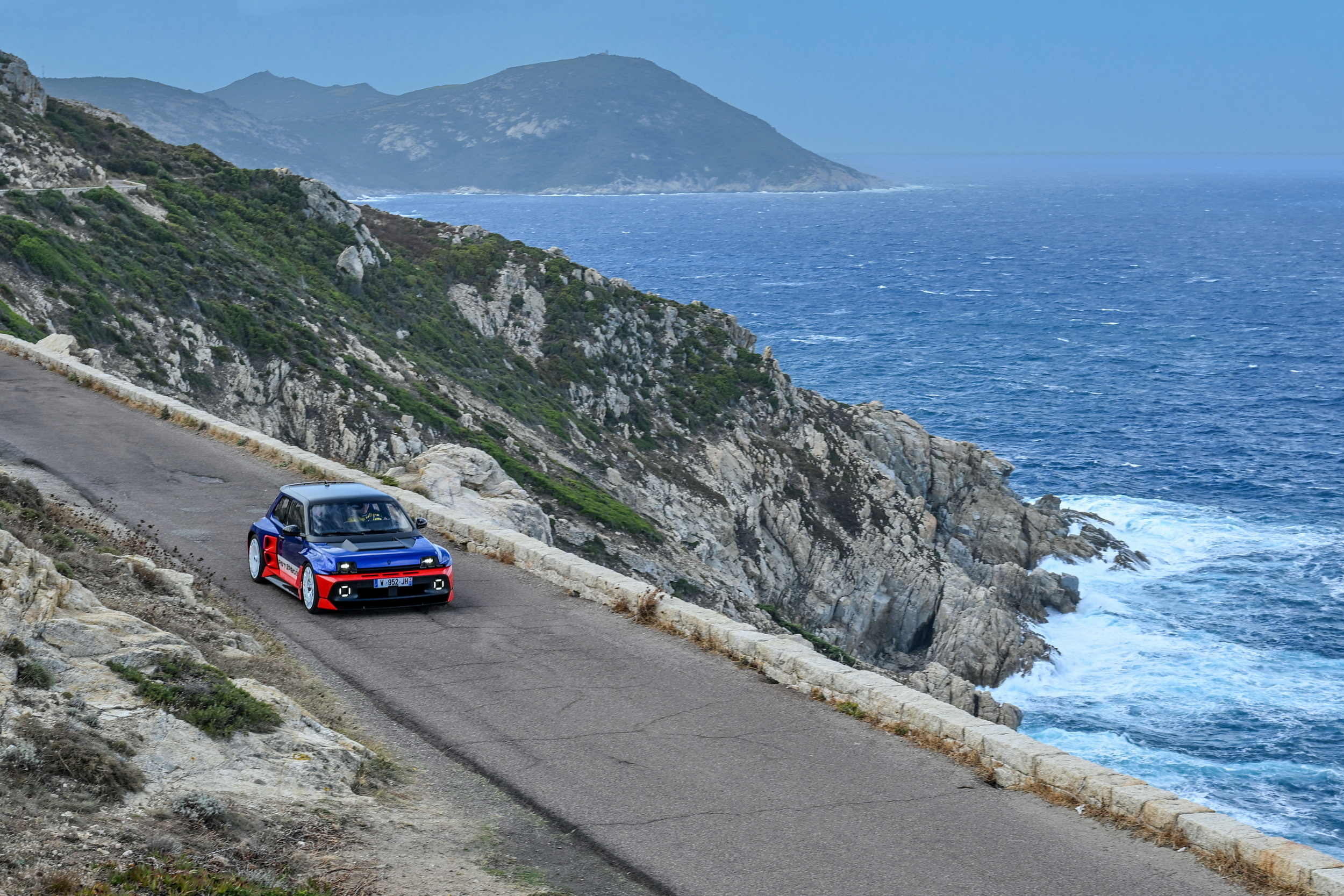 Renault 5 Turbo 3E at the historic Tour de Corse (15)