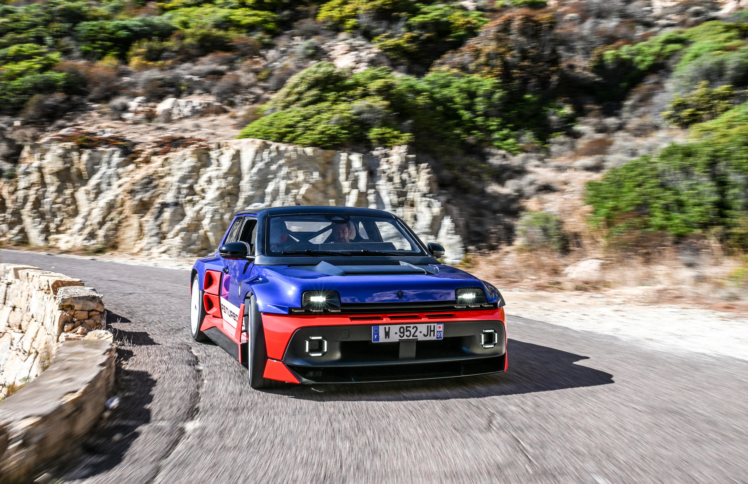 Renault 5 Turbo 3E at the historic Tour de Corse (17)
