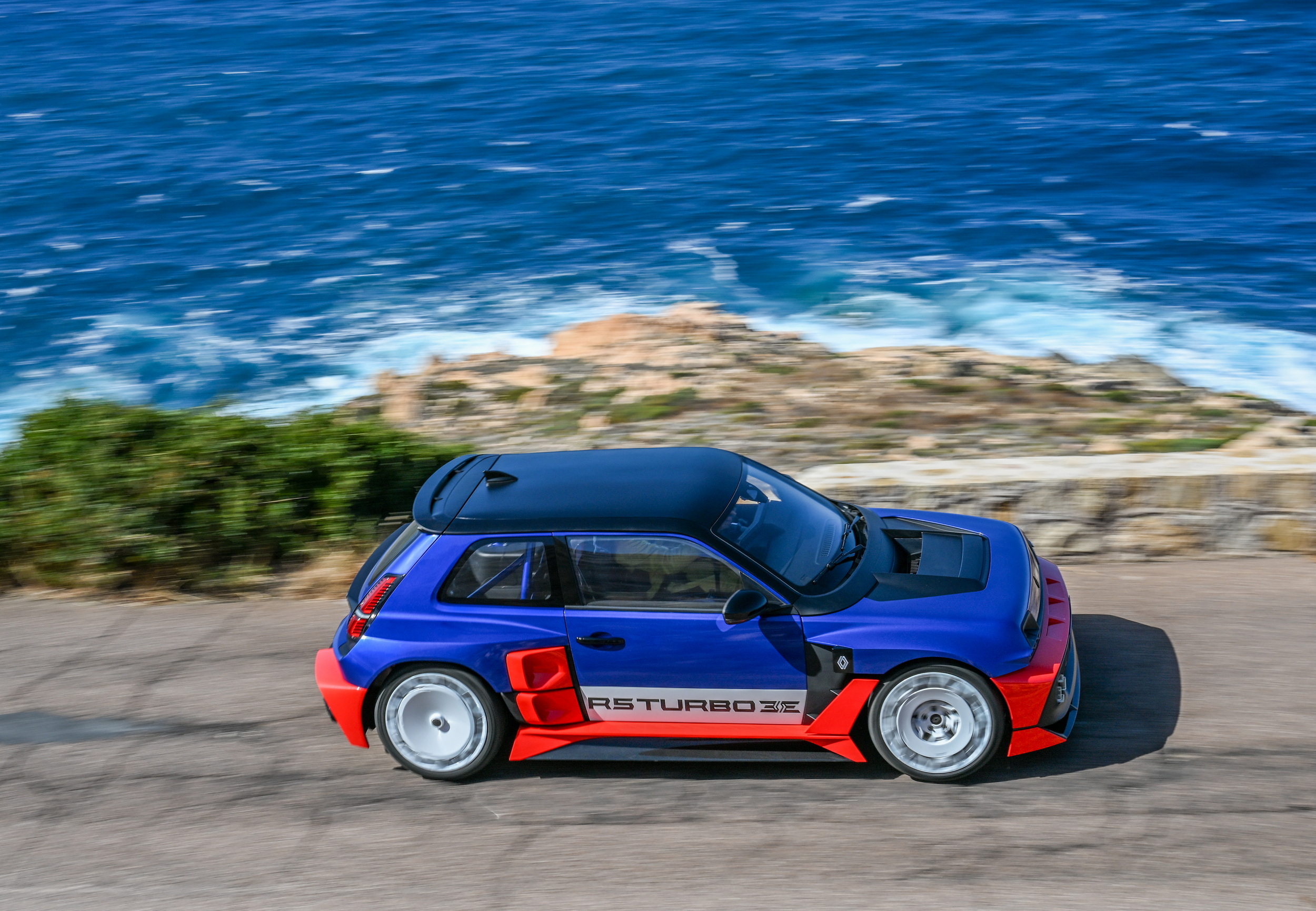 Renault 5 Turbo 3E at the historic Tour de Corse (18)