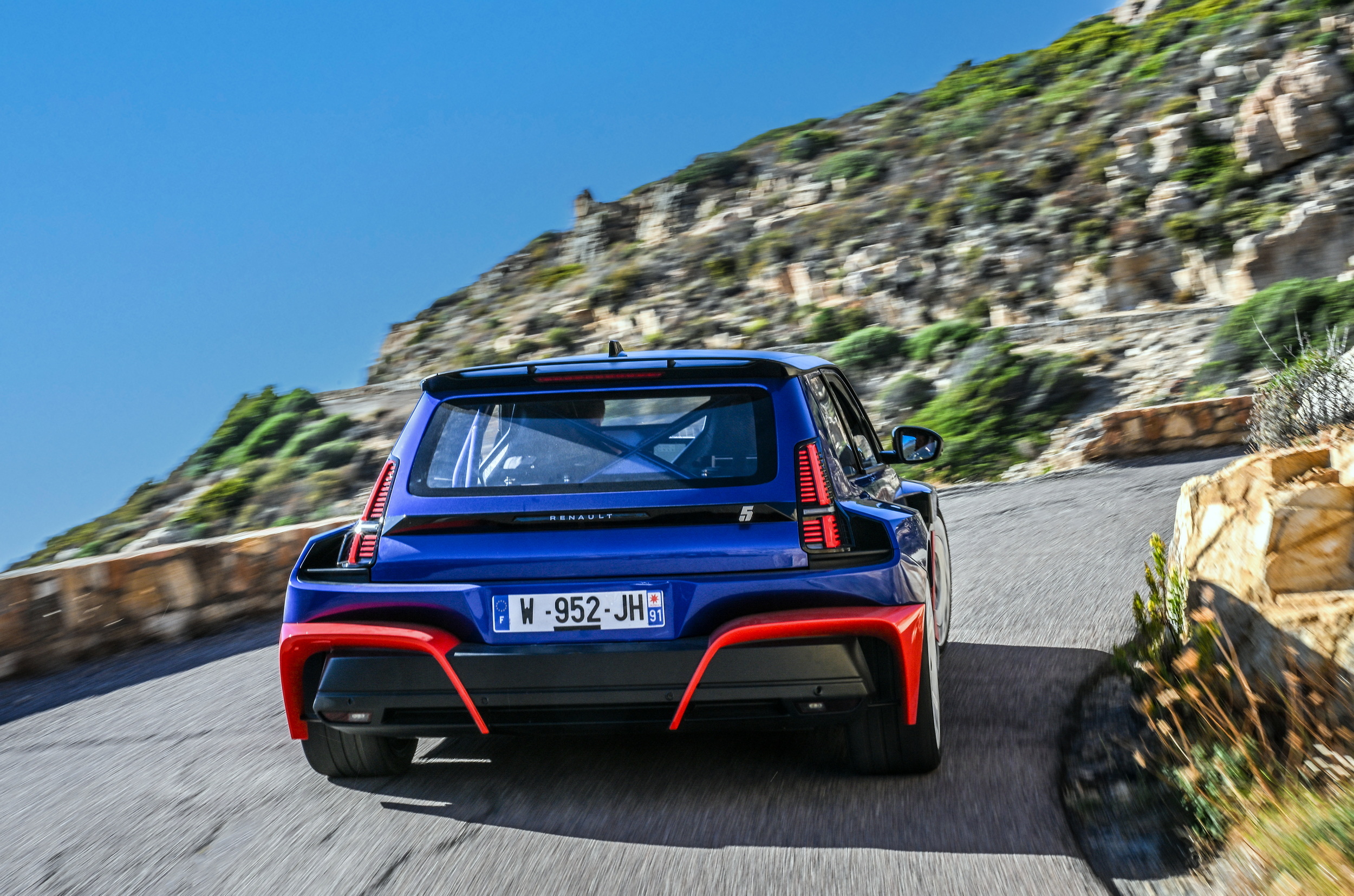 Renault 5 Turbo 3E at the historic Tour de Corse (27)