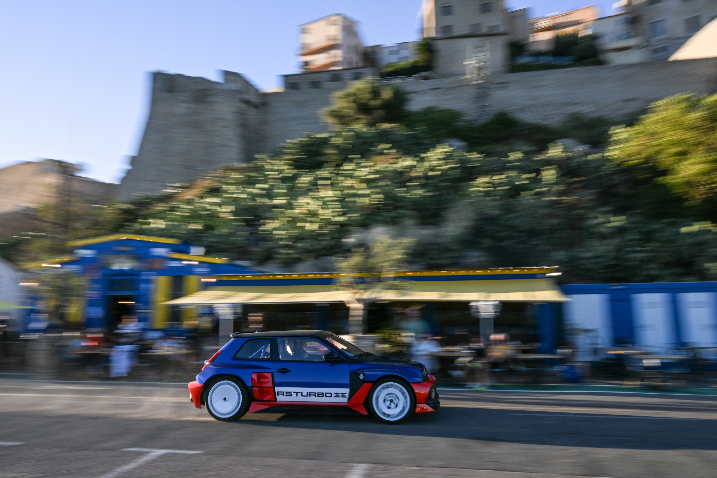 Renault 5 Turbo 3E at the historic Tour de Corse (30)