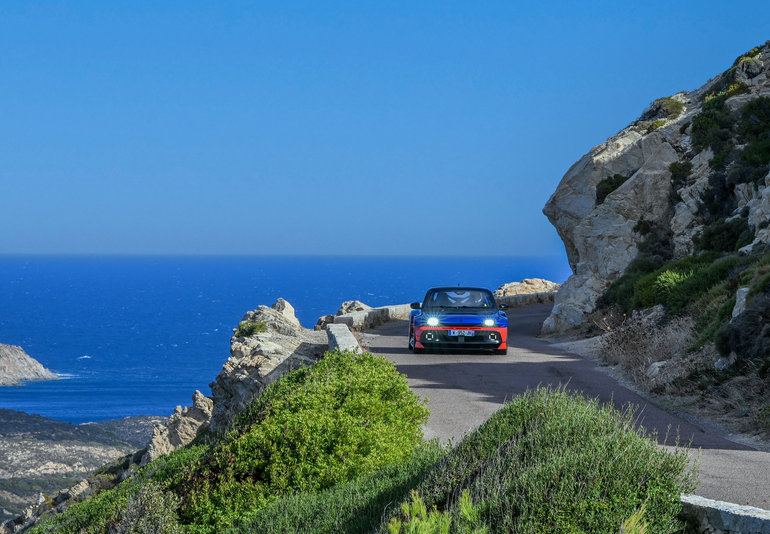 Renault 5 Turbo 3E at the historic Tour de Corse (4)