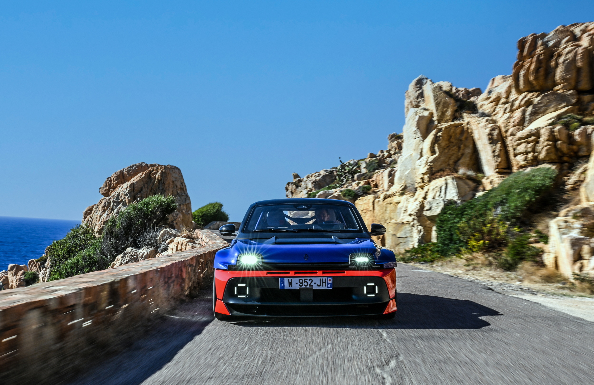 Renault 5 Turbo 3E at the historic Tour de Corse (6)