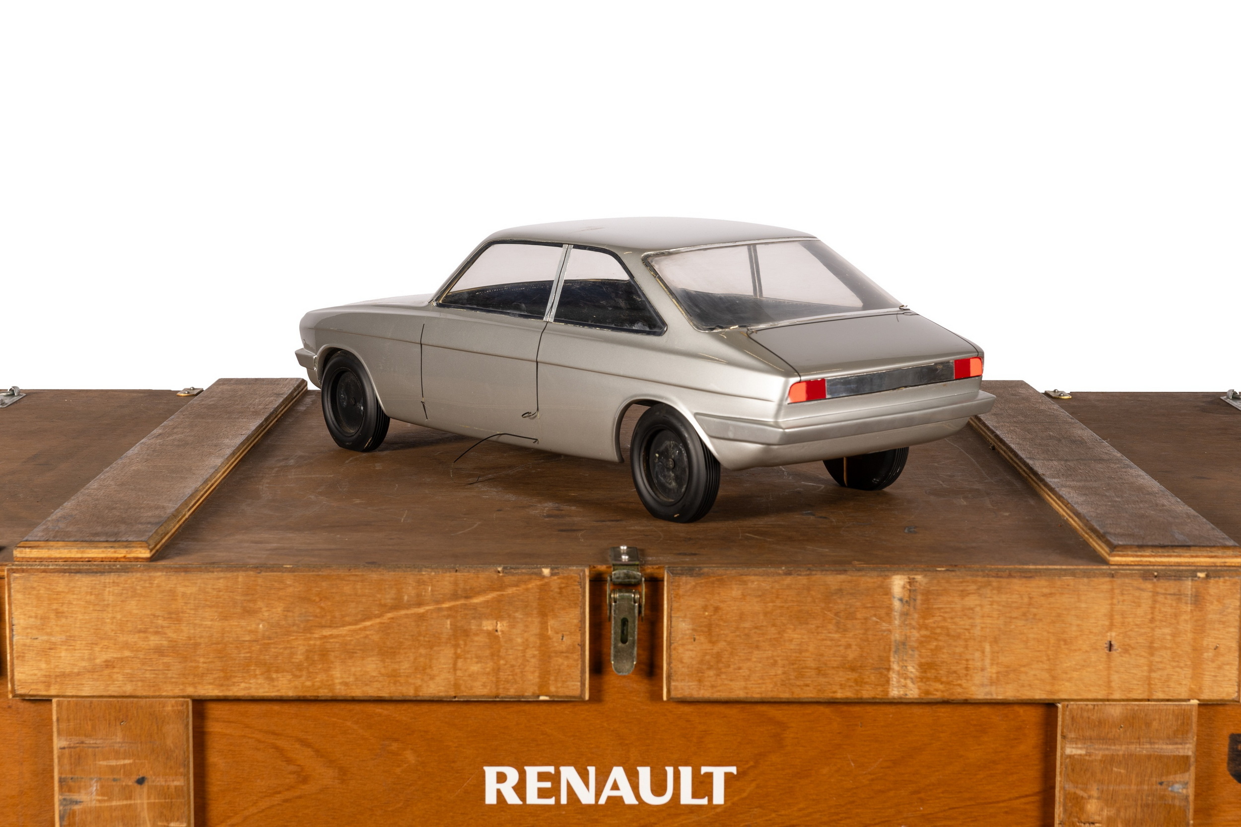 1963 Renault R16 Study Project F - Scale Model (3)