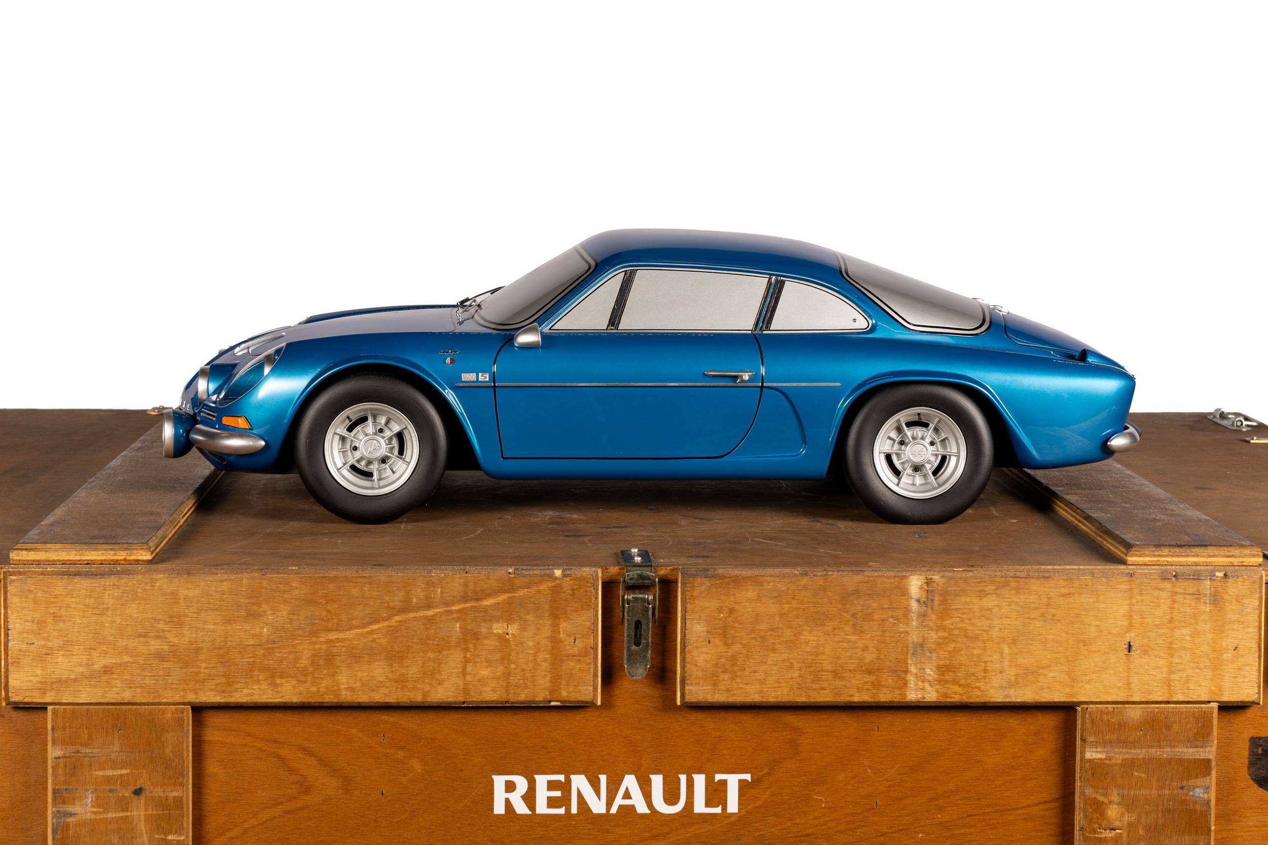 1971 Alpine A110 1600S - Scale Model (2)