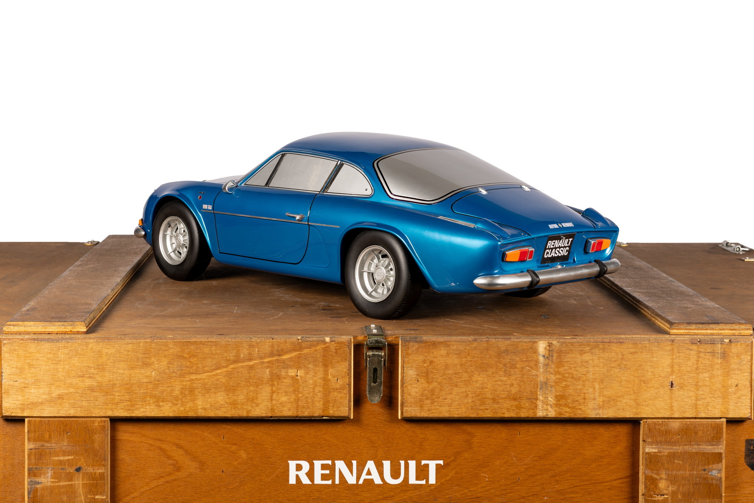 1971 Alpine A110 1600S - Scale Model (3)