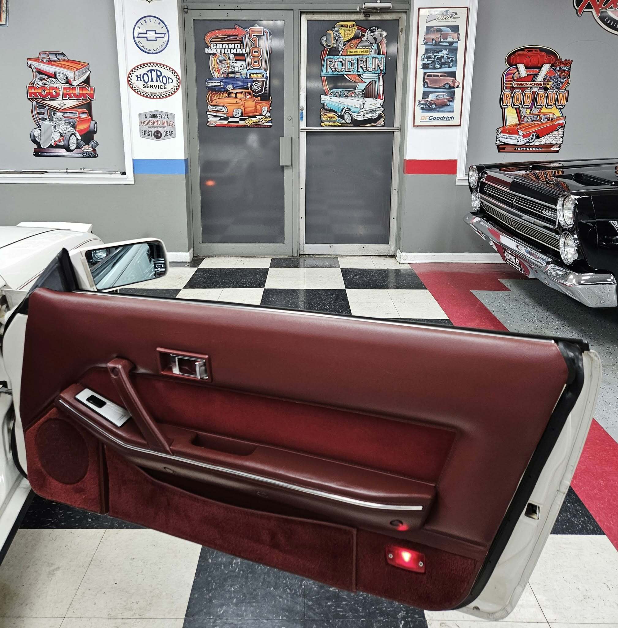 This 1985 Nissan 300ZX Still Plays Its Greatest Hits On Cassette