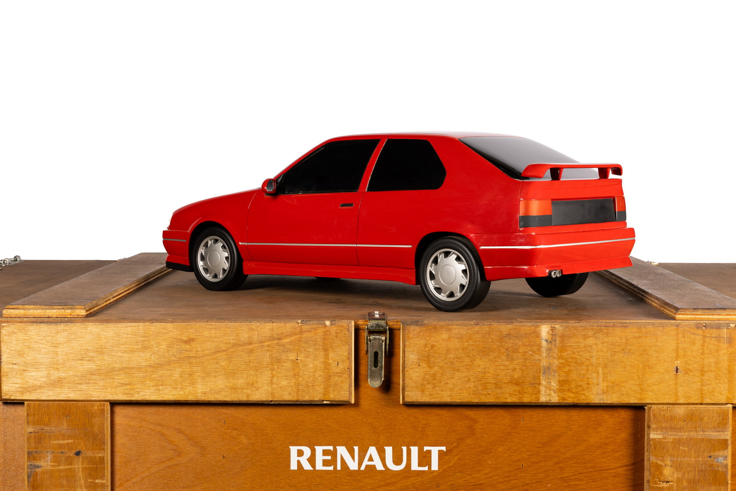 1990 Renault 19 16S - Scale Model (2)