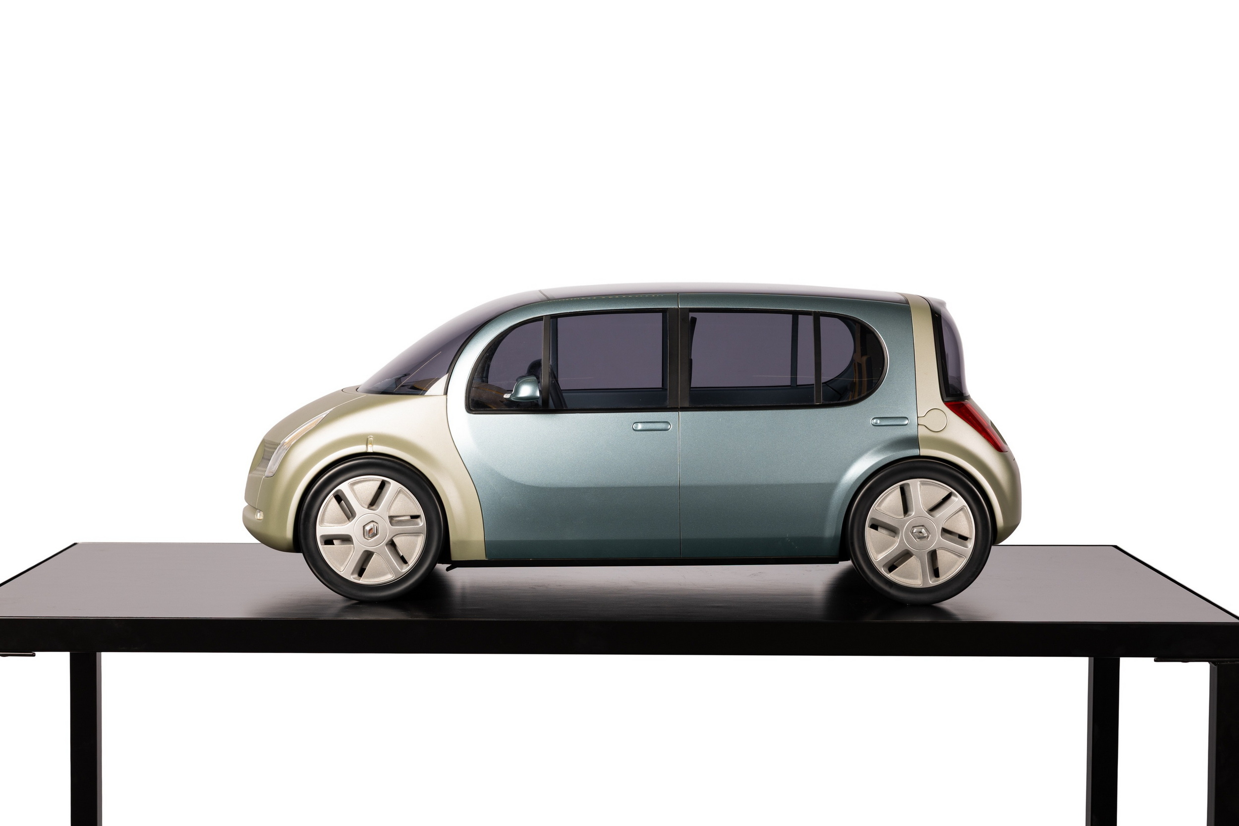 2002 Renault Ellypse Concept - Scale Model (2)