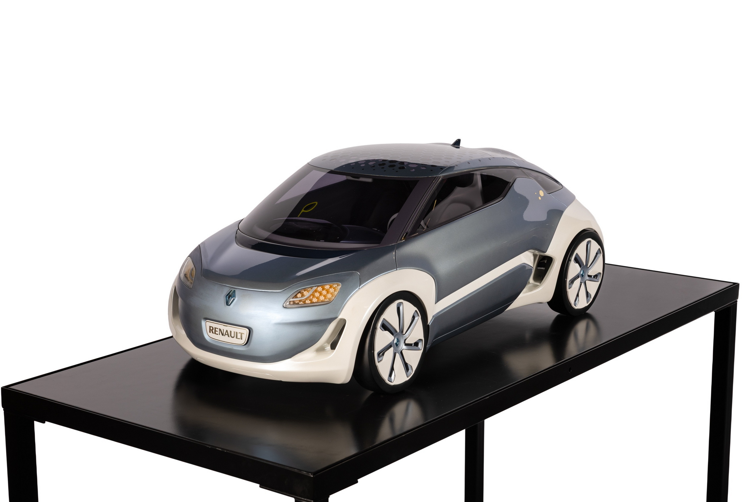 2009 Renault ZOE ZE Concept - Scale Model (1)