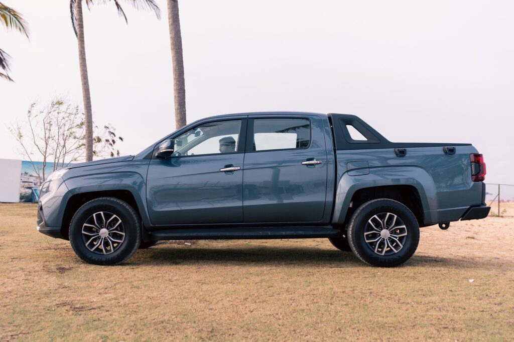  The 2026 JMC Vigus Pro Isn&rsquo;t Really A Chinese Hilux, Yet Its Parts List Reads Like A Global Supplier Catalog | Review