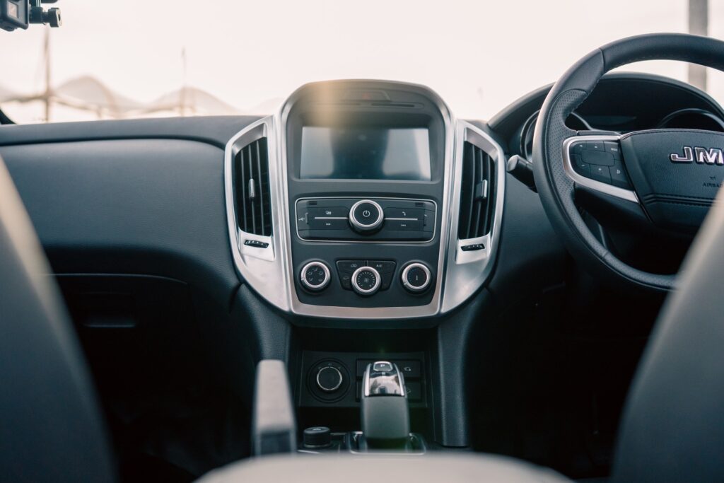  The 2026 JMC Vigus Pro Isn&rsquo;t Really A Chinese Hilux, Yet Its Parts List Reads Like A Global Supplier Catalog | Review