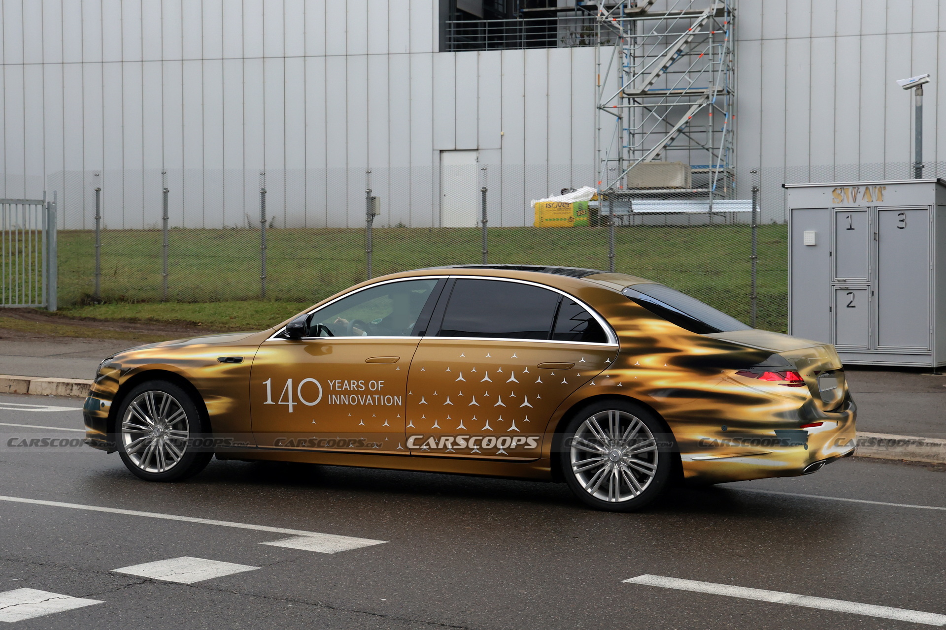 Новият Mercedes S-класа запазва V8 двигателя, но изхвърля коляновия си вал