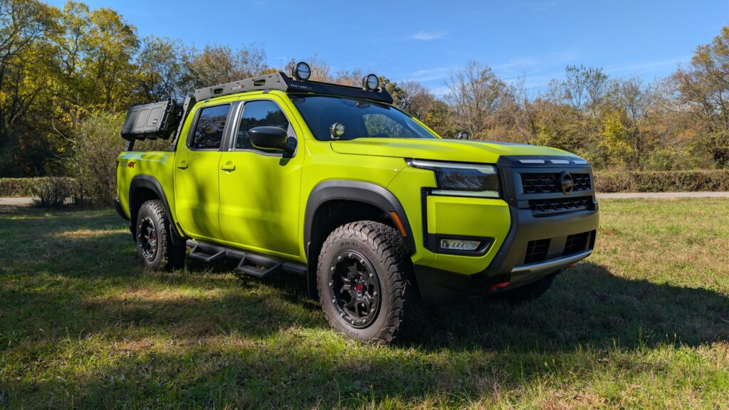Nissan Frontier Citrus Strike кольору