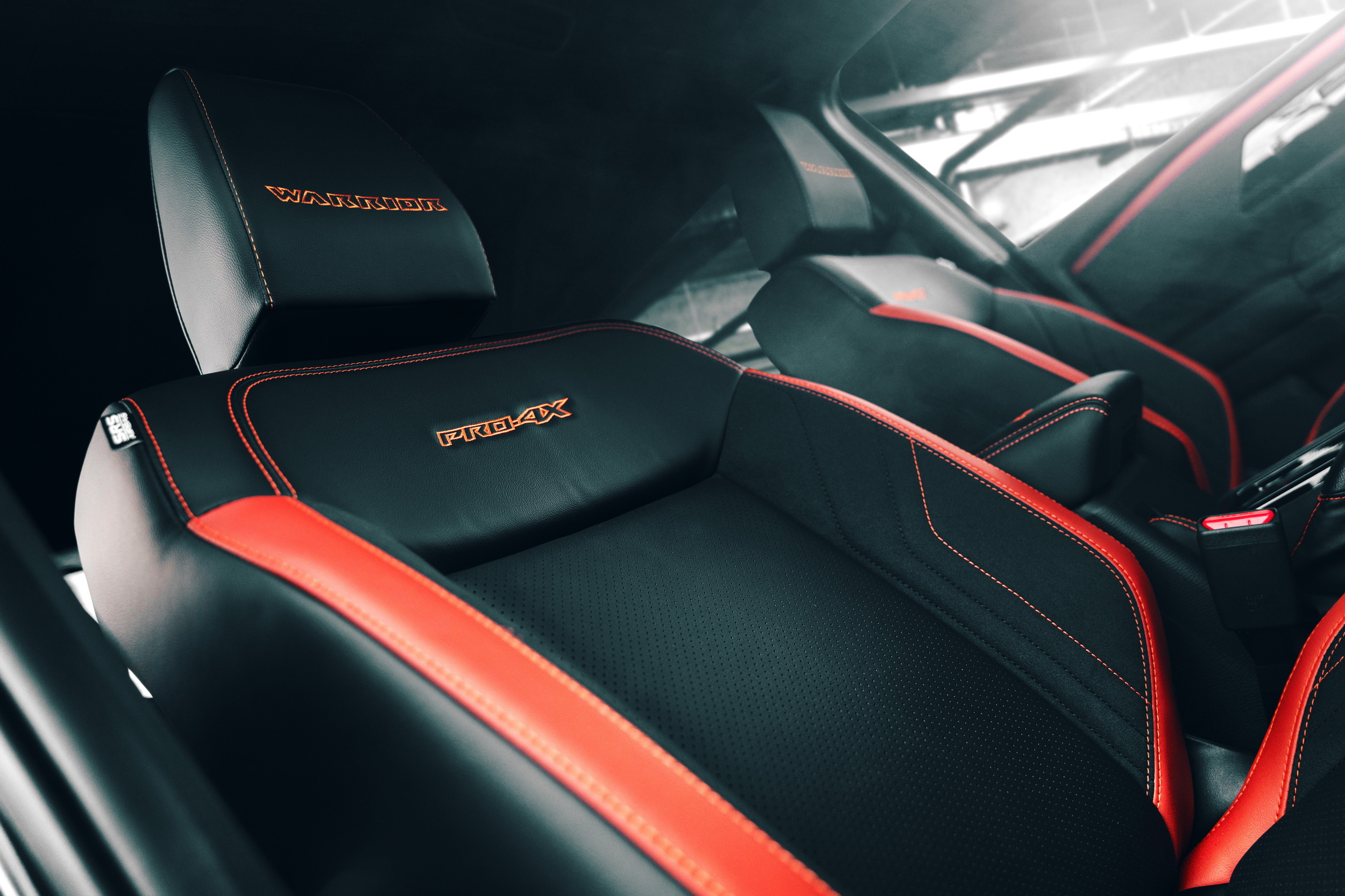 Nissan переслідує Ranger Tremor та Land Cruiser GR Sport