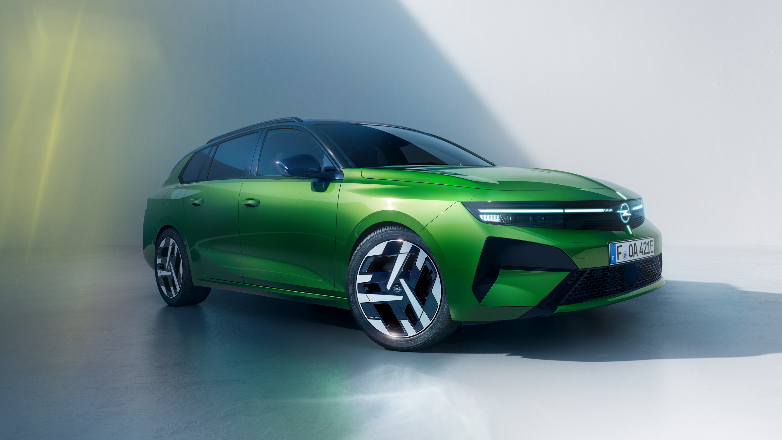 Opel Bets This Facelift Will Keep Buyers Away From SUVs